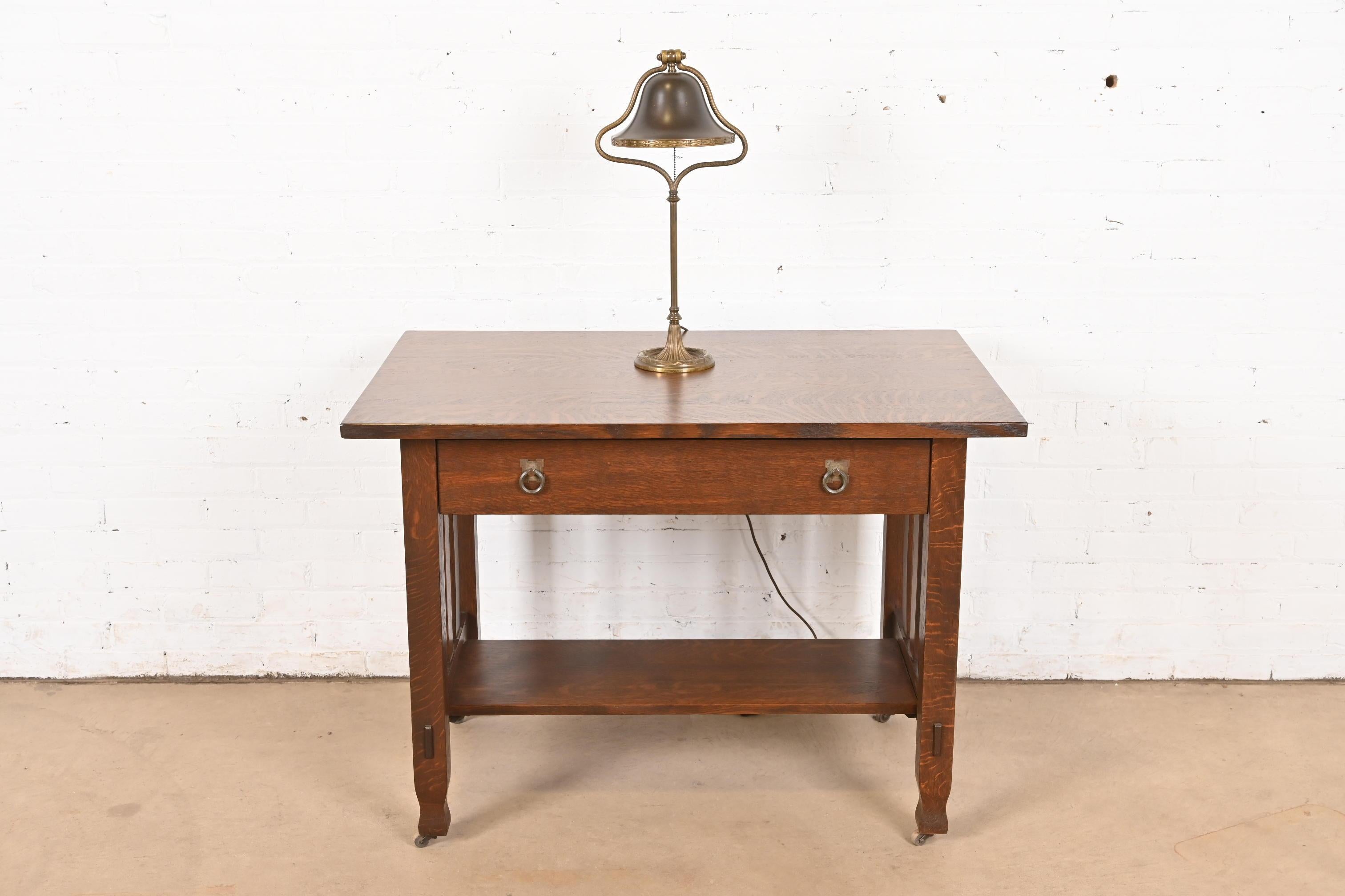 Bradley & Hubbard Arts and Crafts Harp Desk Lamp or Table Lamp, Circa 1920s For Sale 5