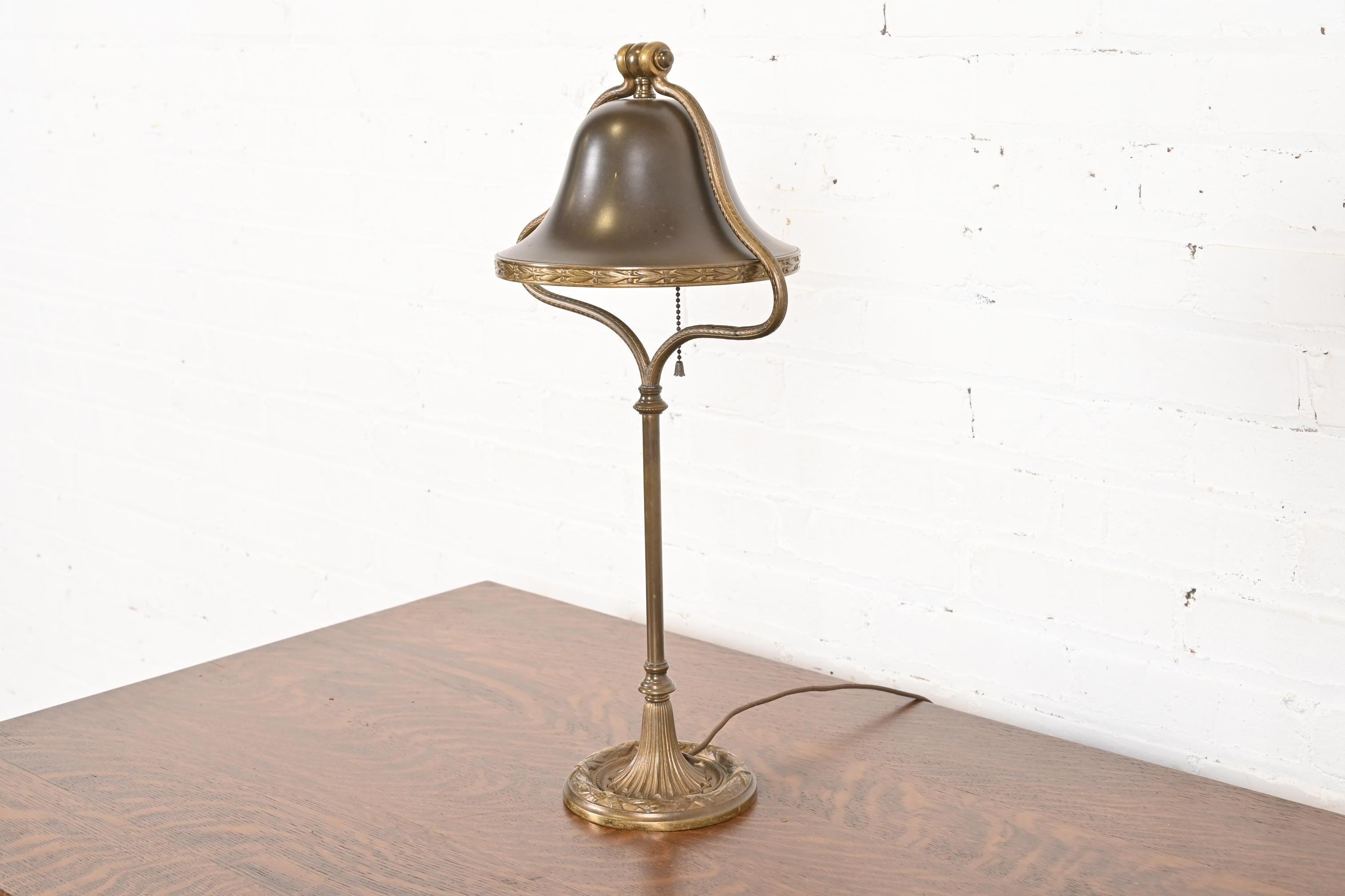 Bradley & Hubbard Arts and Crafts Harp Desk Lamp or Table Lamp, Circa 1920s In Good Condition For Sale In South Bend, IN
