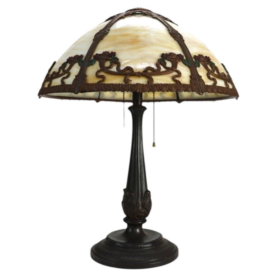 Bradley & Hubbard Arts & Crafts Tischlampe aus Schlackenglas mit 6 Scheiben, um 1920