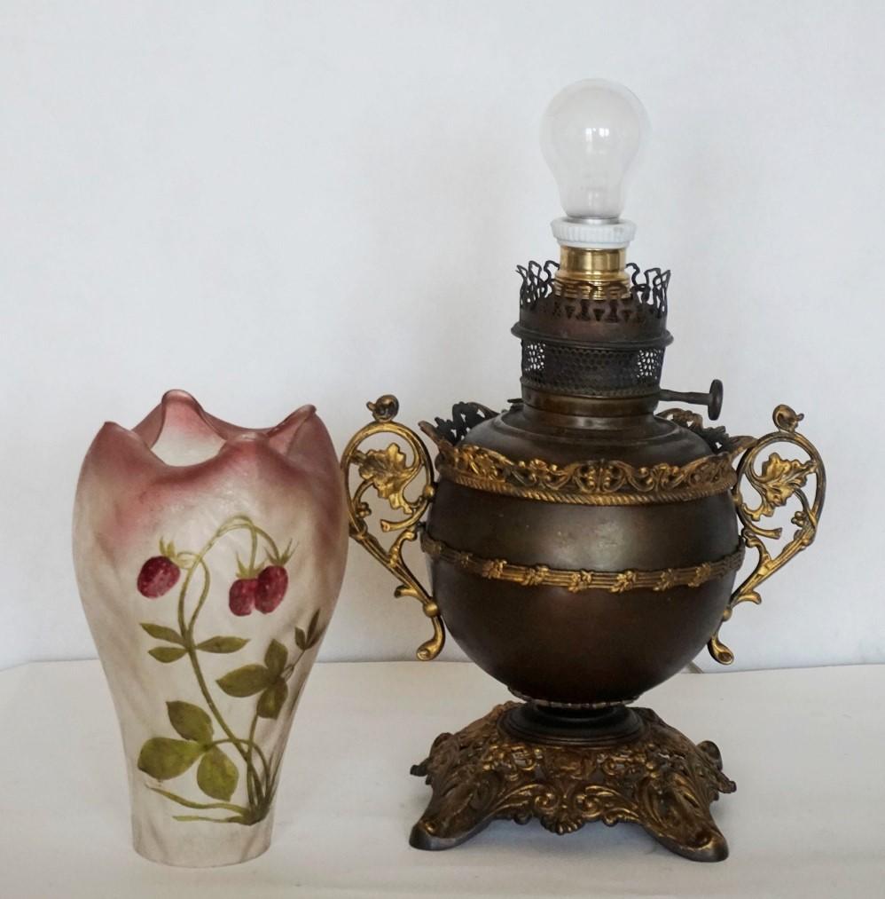 Bradley & Hubbard Kerosine Lamp with Hand Painted Hurricane Glass, Electrified For Sale 3