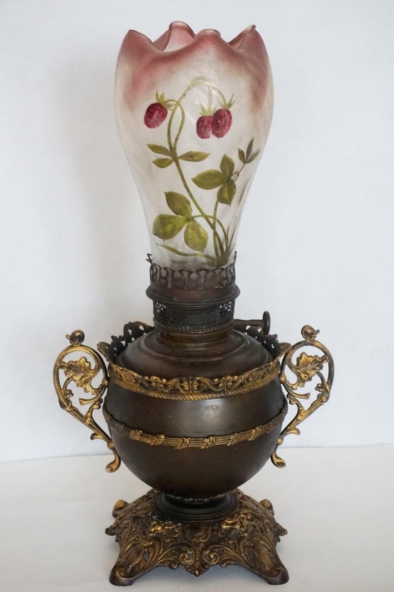 Antique Bradley & Hubbard oil kerosene lamp from 1885-1894, Model 