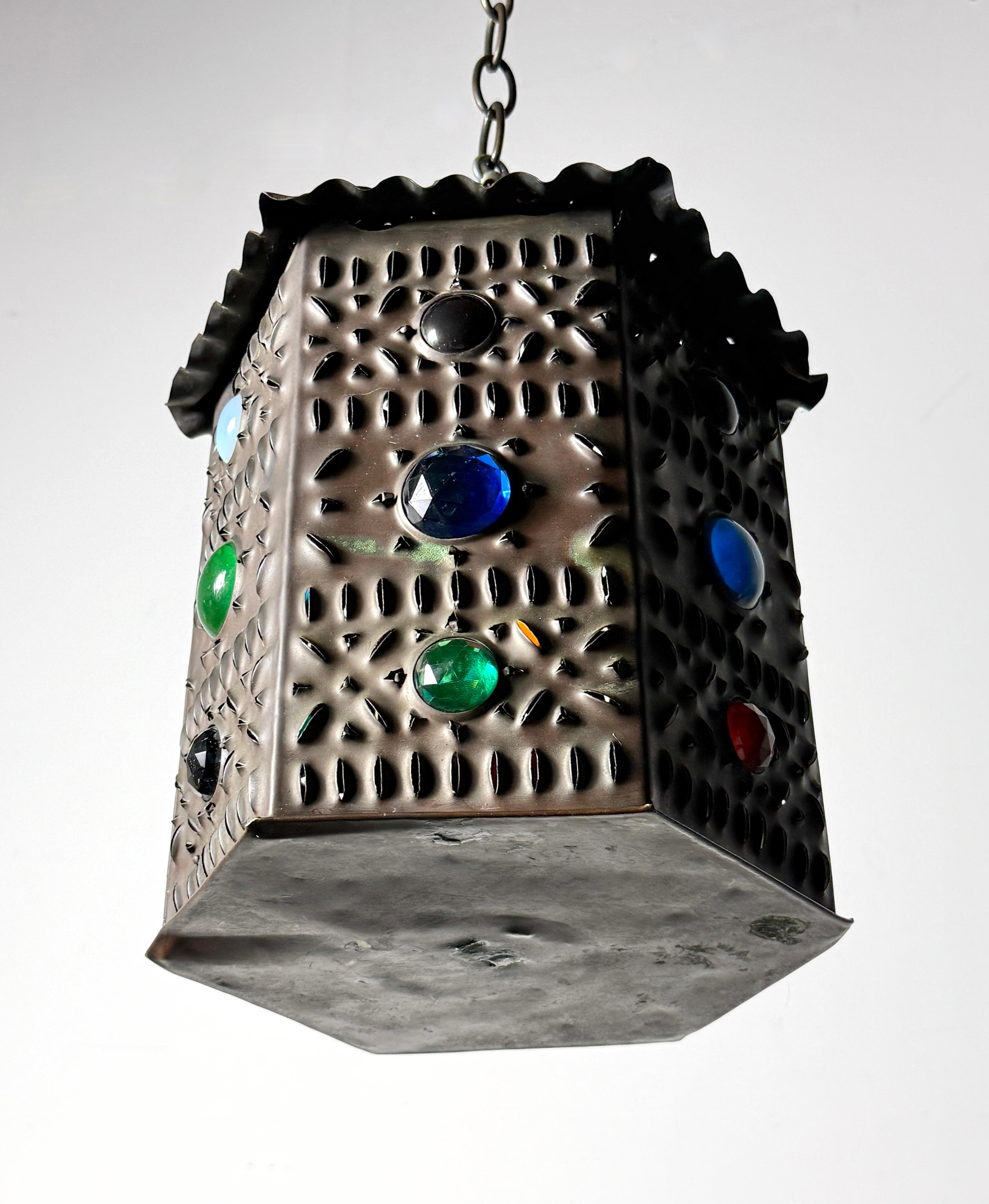 Farol colgante de latón perforado estilo Bradley & Hubbard Aesthetic Movement en venta 3