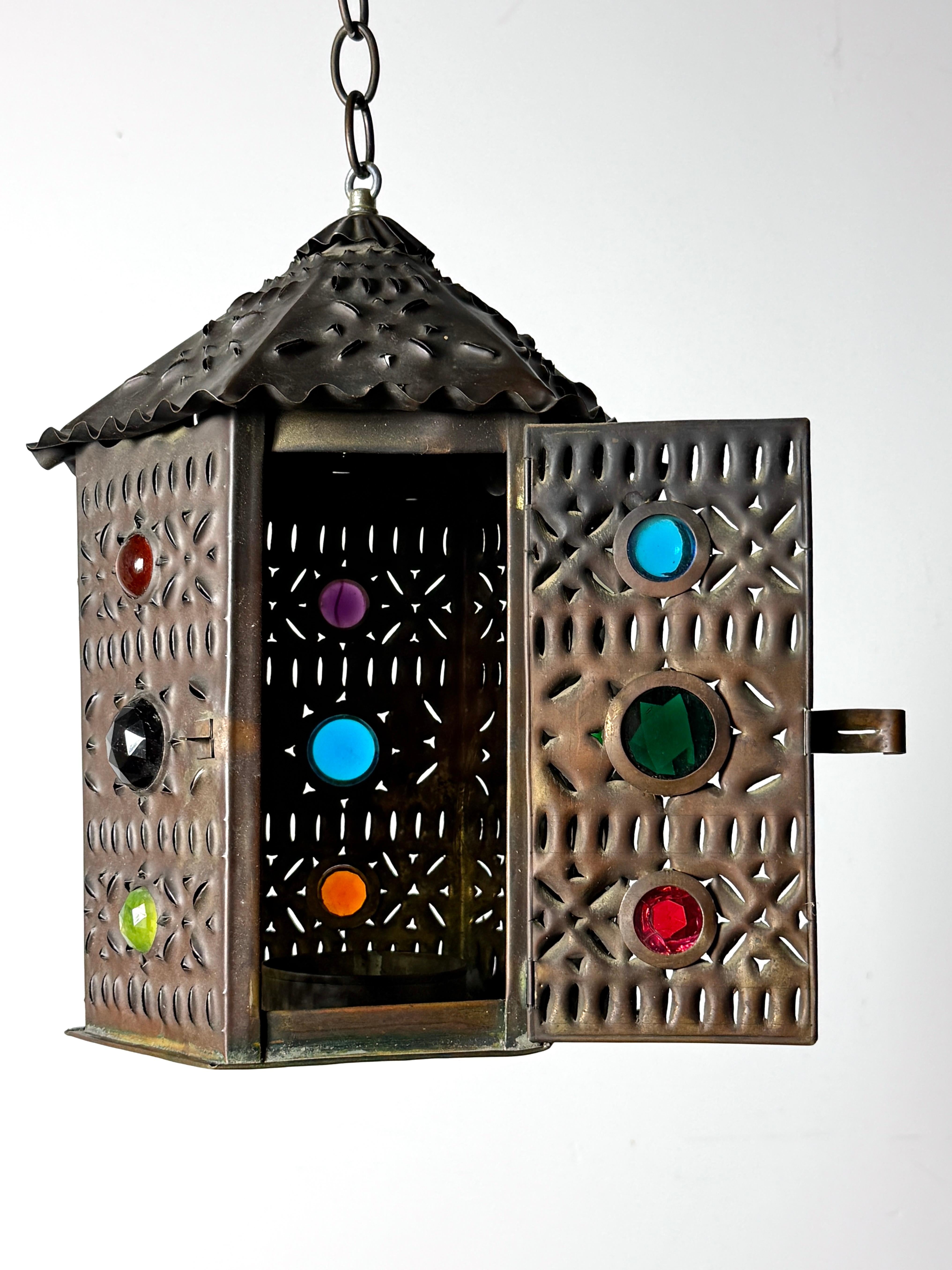 Farol colgante de latón perforado estilo Bradley & Hubbard Aesthetic Movement Movimiento estético en venta