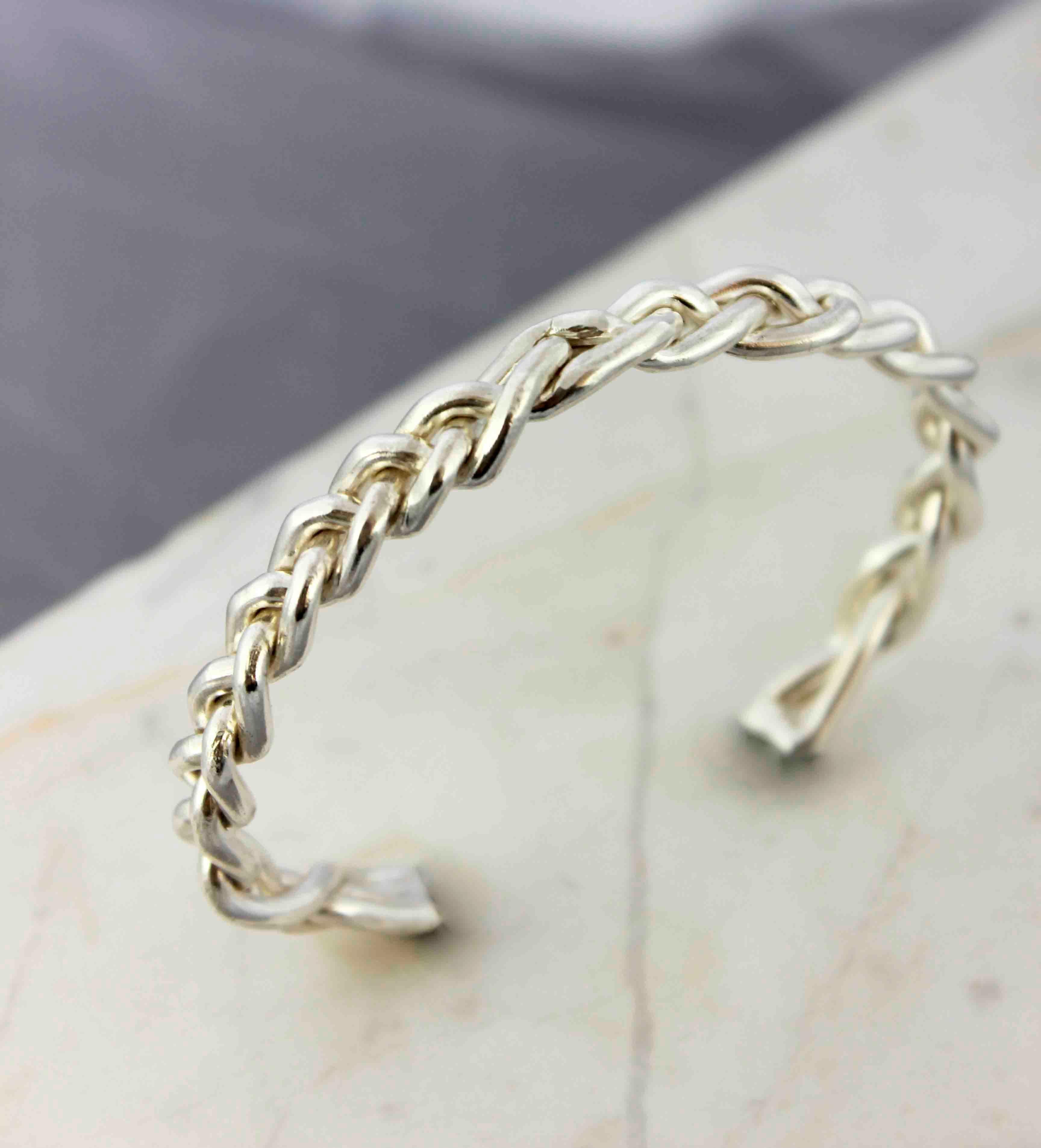 Braided Bracelet In New Condition For Sale In London, GB