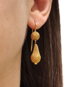Braided gold drop earrings in 18 karat gold  Maison Mohs