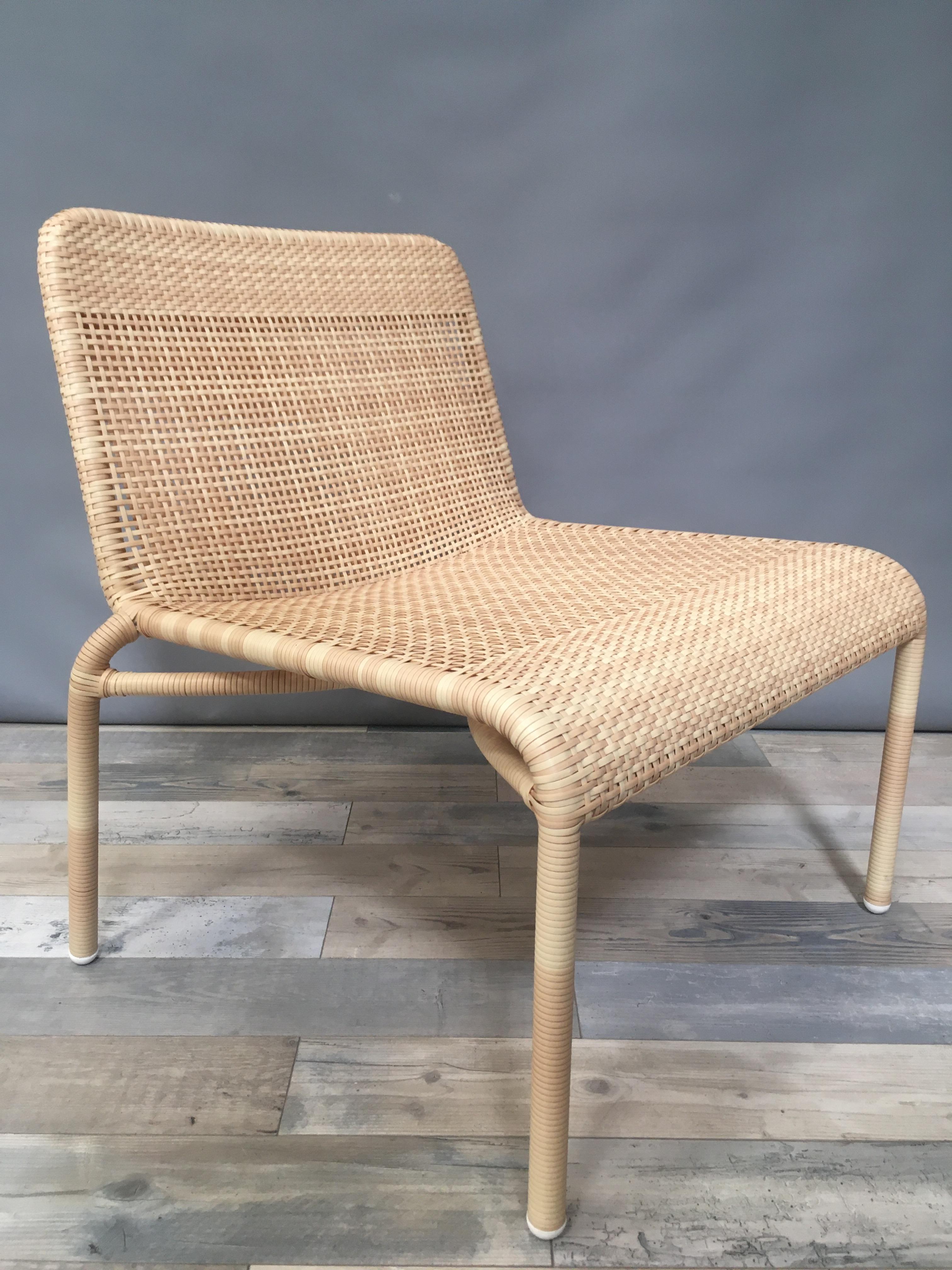 Contemporary Braided Resin Rattan Effect Outdoor Lounge Chair For Sale