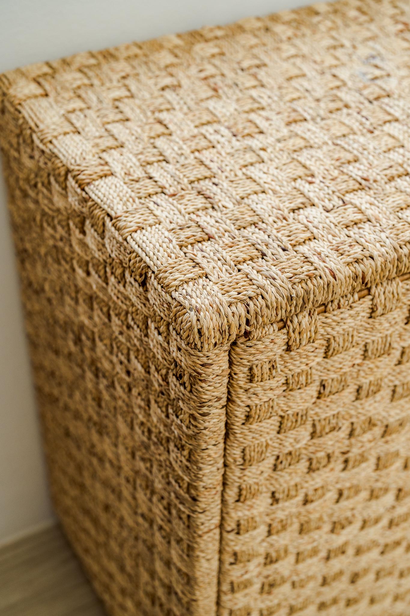 Braided seagrass sideboard For Sale 5
