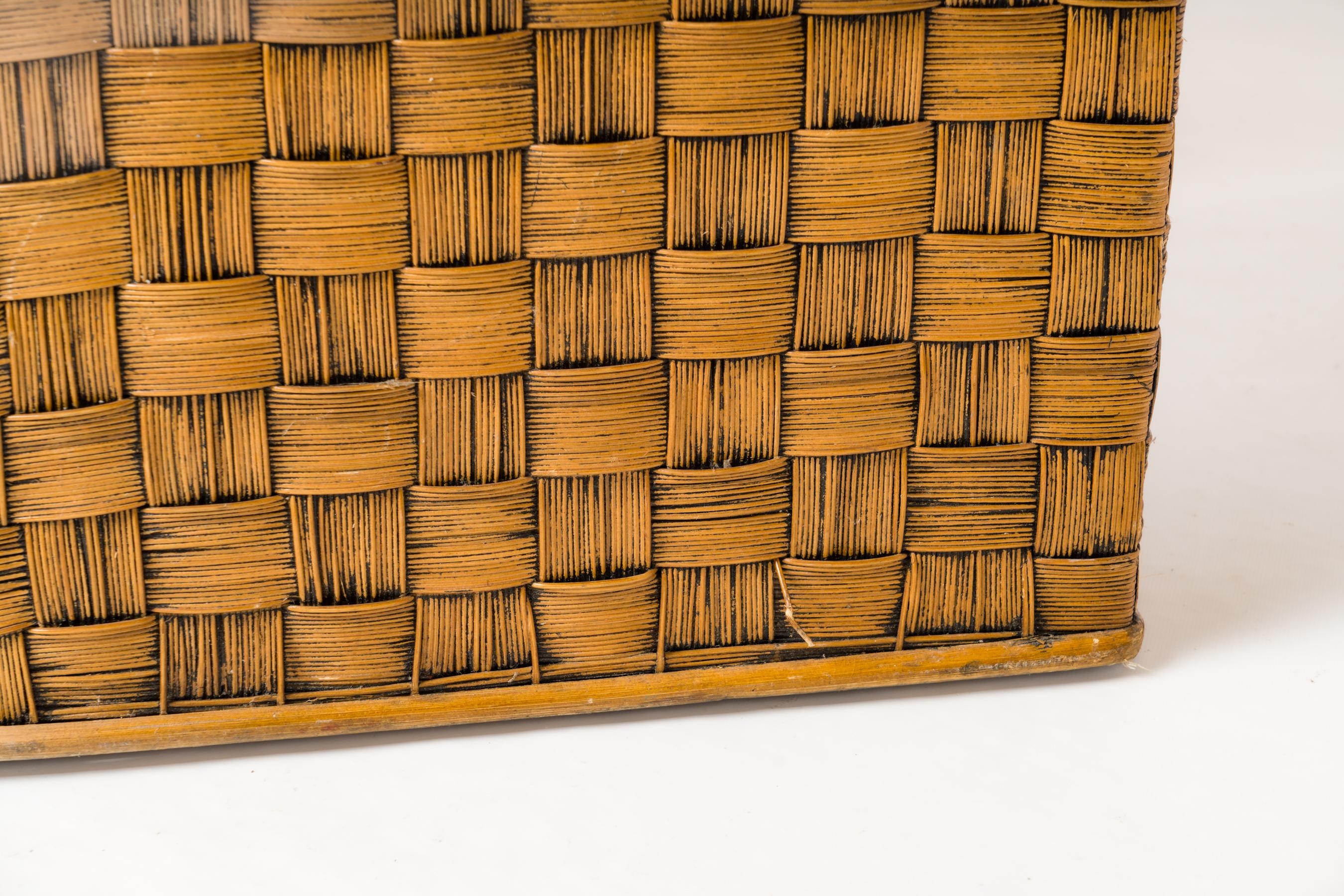 Braided Wicker Square Side Table in the Style of Audoux Minnet - France 1960s For Sale 5