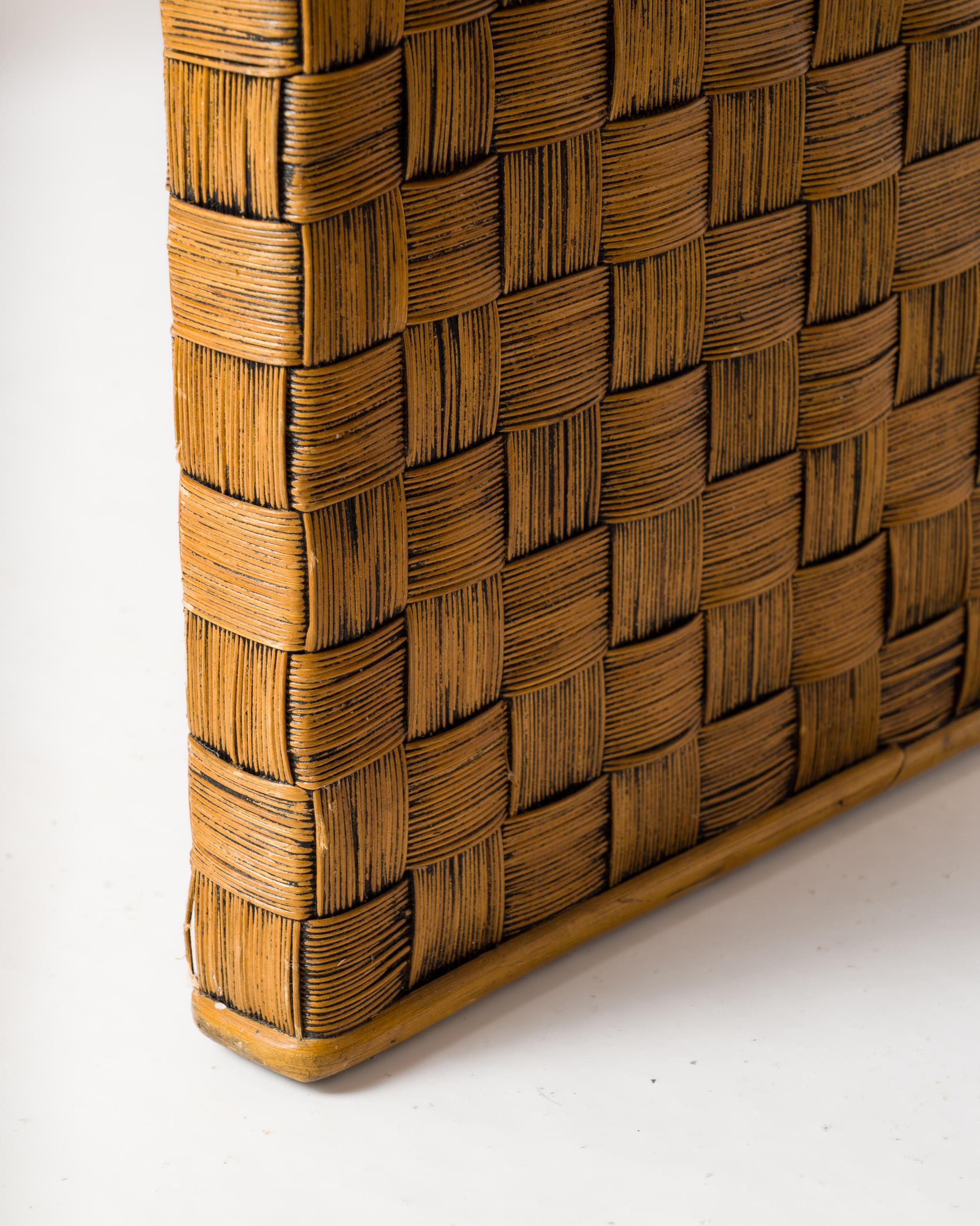 Braided Wicker Square Side Table in the Style of Audoux Minnet - France 1960s For Sale 6