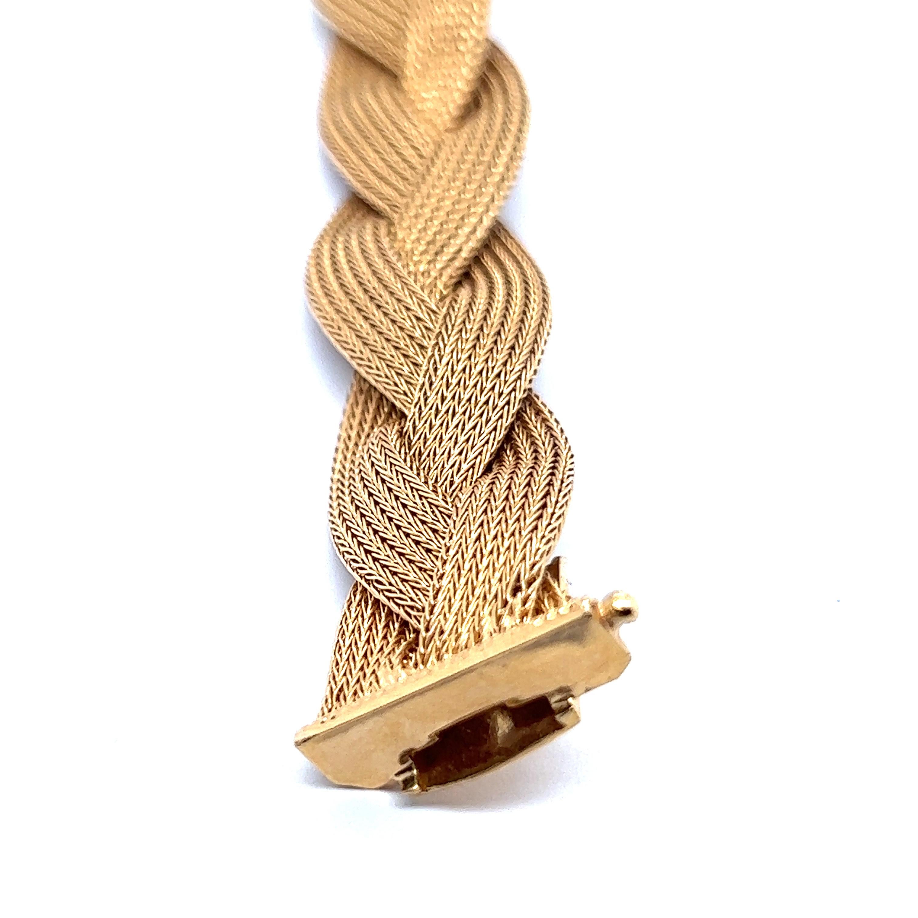 Braided Woven Bracelet in 18 Karat Red Gold In Good Condition For Sale In Lucerne, CH