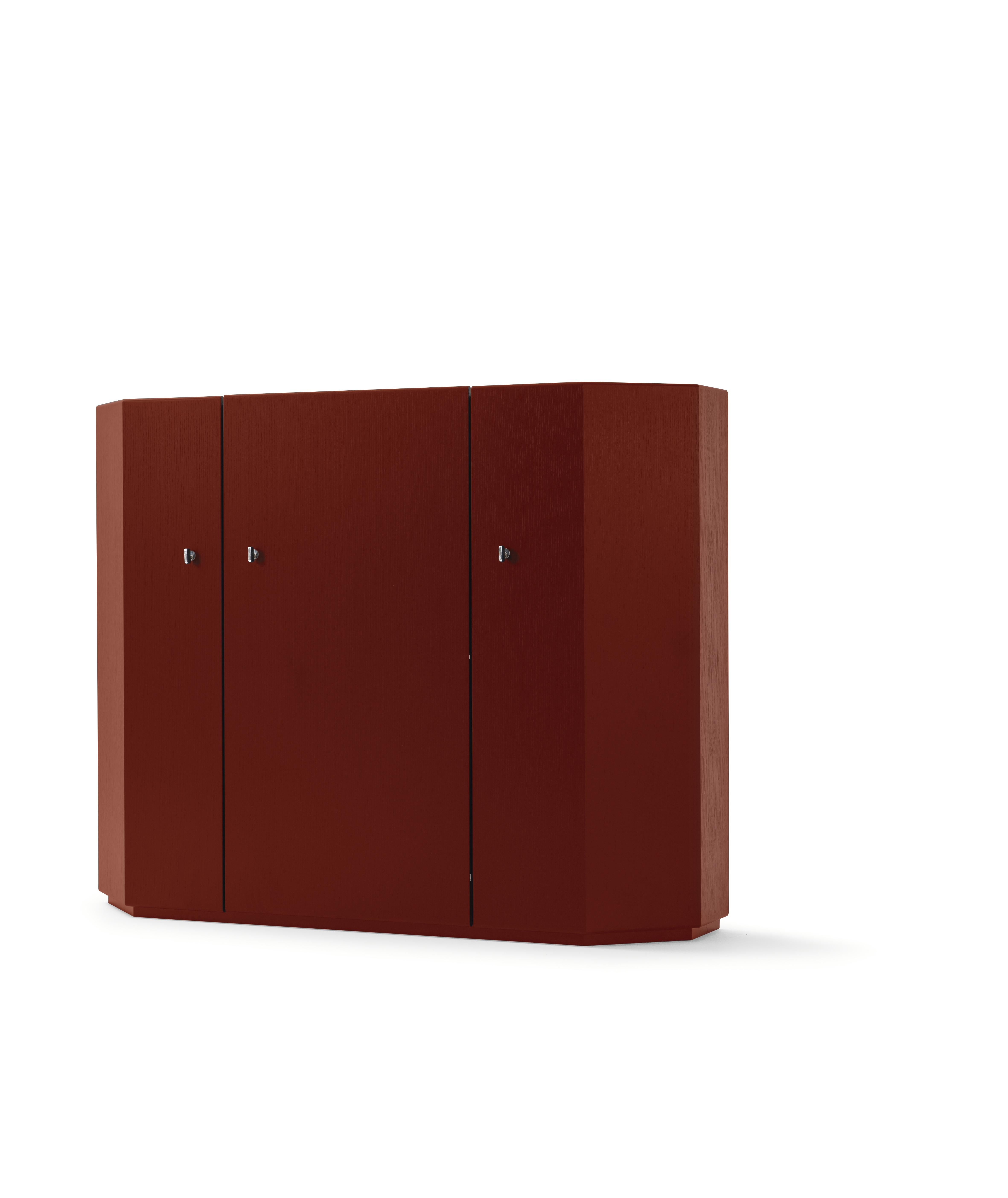 Bramante Storage Cabinet by Japanese Architect Kazuhide Takahama for Cassina

A storage unit with modern lines, although of classical inspiration, that becomes the emblem of the Ultrarazionale collection, in this case an example of ancient