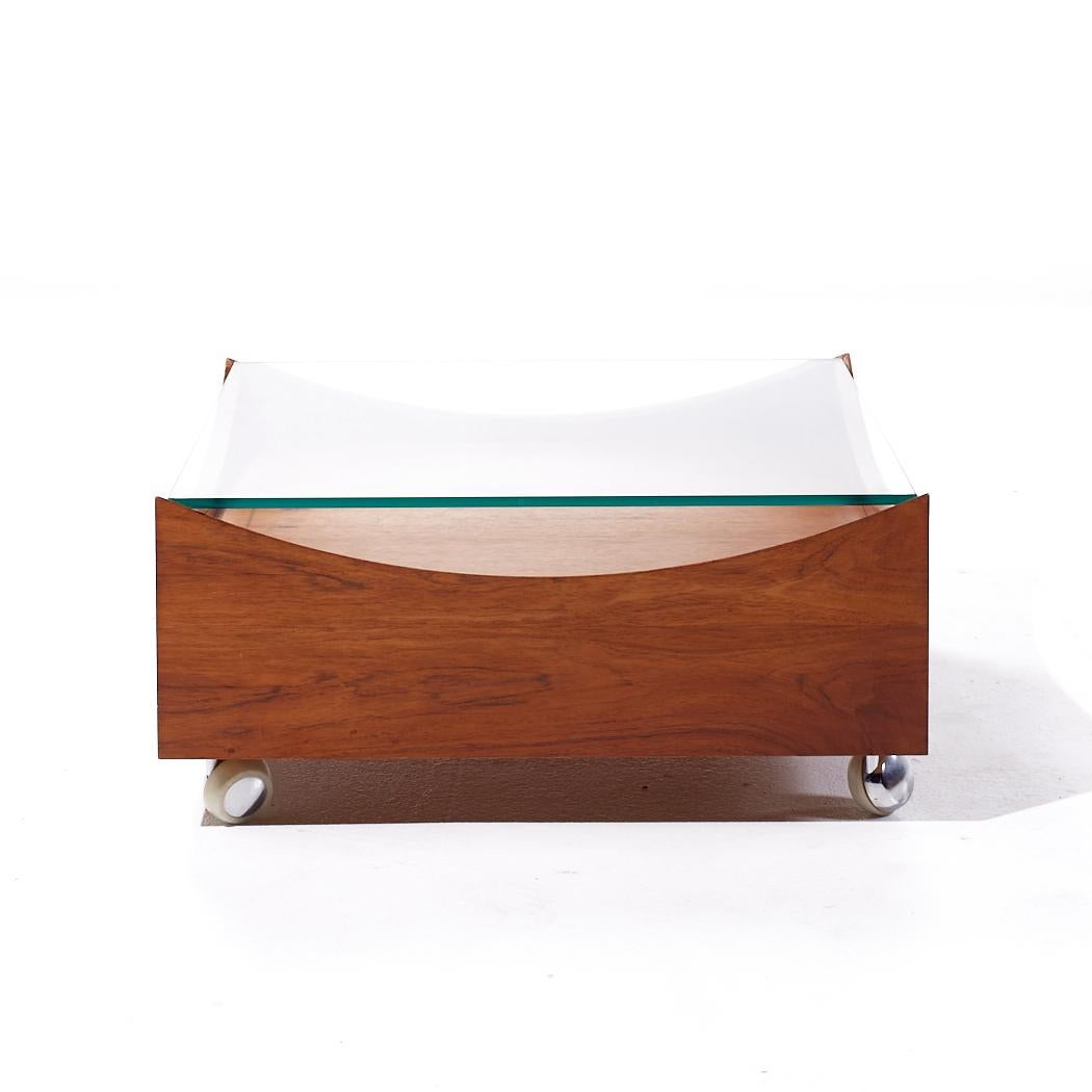Mesa de centro danesa de mediados de siglo de palisandro y cristal Bramin Mobler en venta 1
