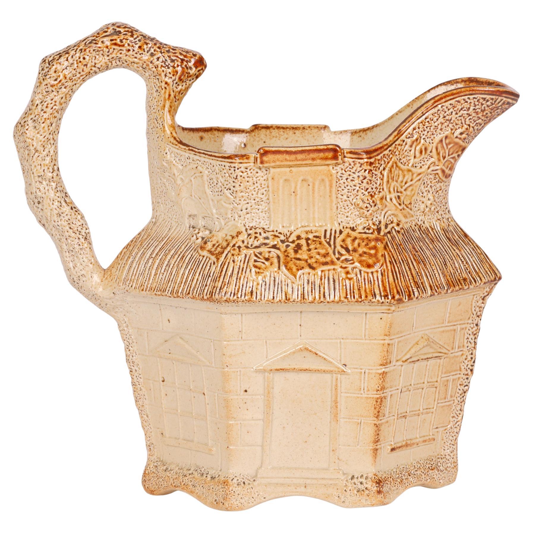 Brampton - Grande cruche de table anglaise rare en forme de cottage, émaillée au sel et datant de l'époque médiévale en vente