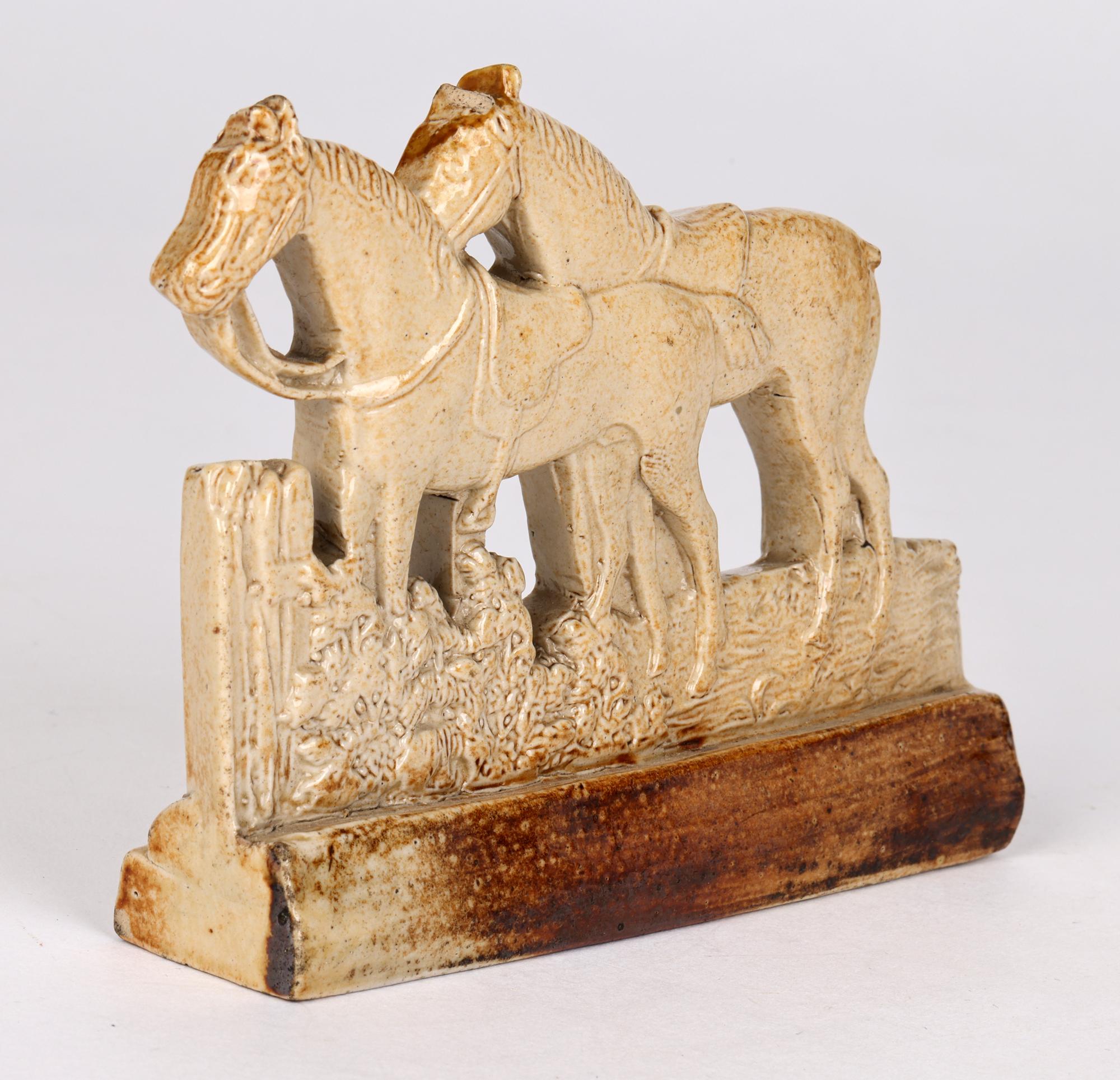 Brampton Rare Salt Glazed Stoneware Modell von zwei gesattelten Pferden (Steingut) im Angebot