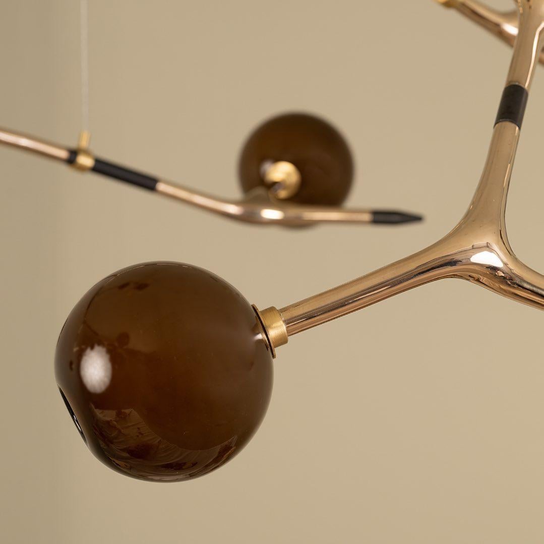 Branch 15 Pendelleuchte aus rauchglas und polierter bronze von Isabel Moncada (21. Jahrhundert und zeitgenössisch) im Angebot