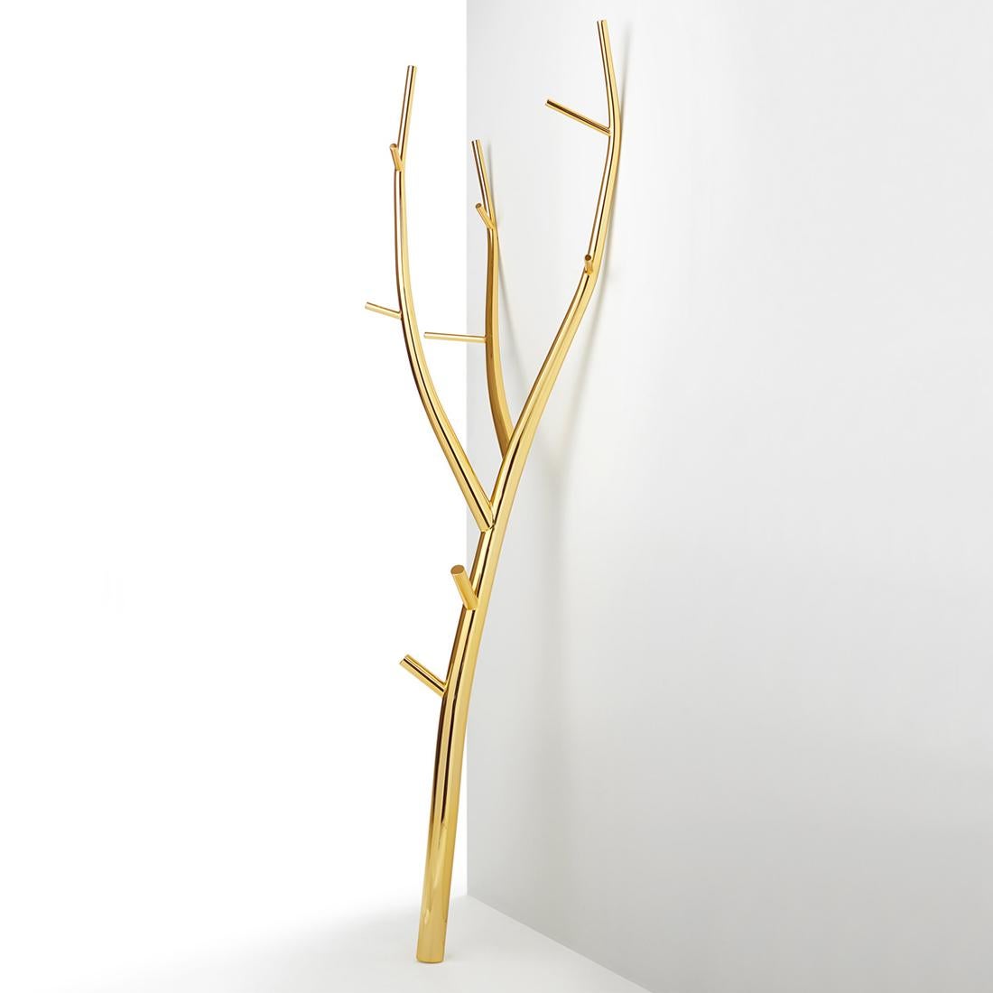 Coat rack branch gold 24-karat made with steel
structure gold plated in 24-karat. Must be wall
mounted. Price: 4250,00€.
Also available in:
Steel in lacquered matte white finish, price: 3900,00€.
Steel in oxidized finish, price: 4700,00€.
 