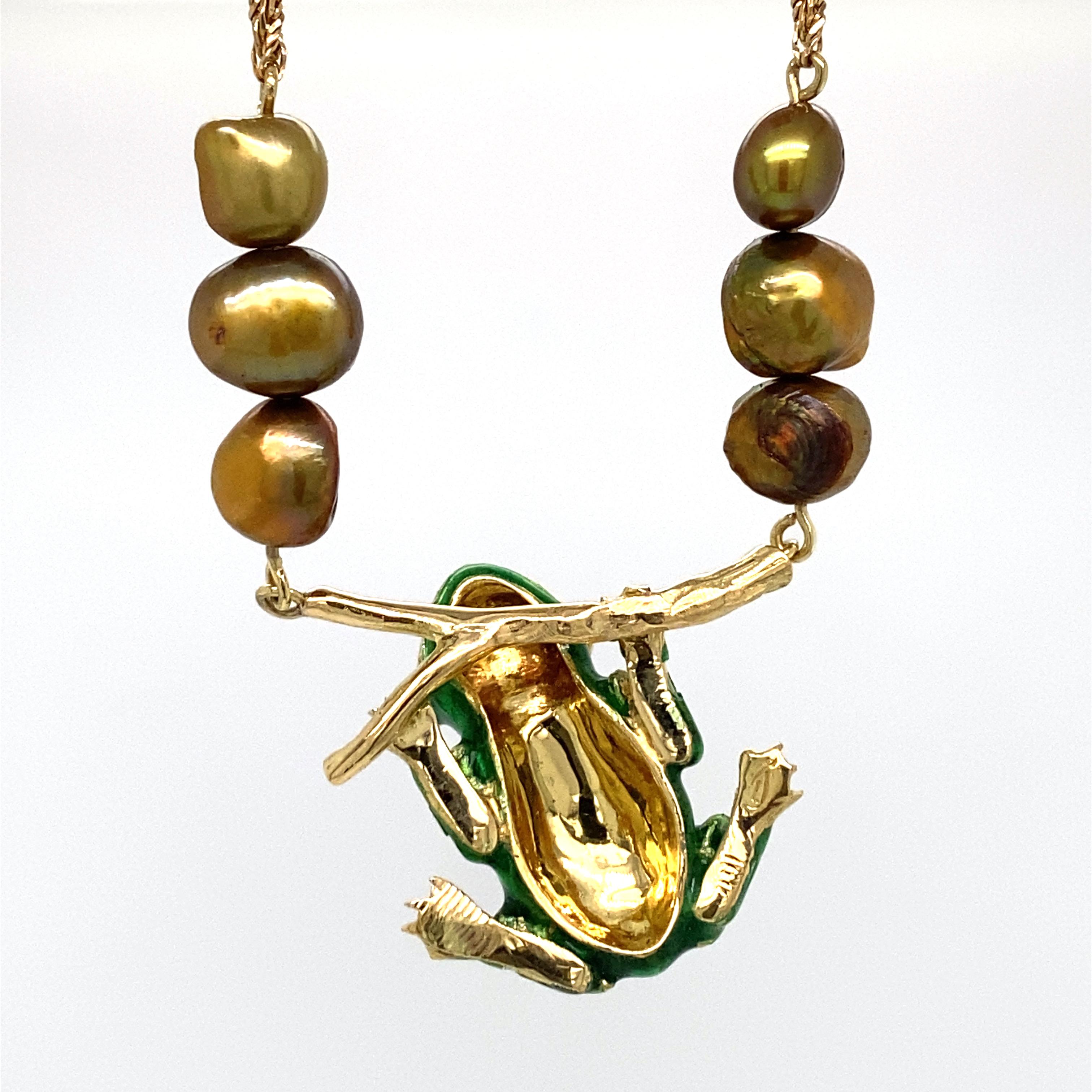 „Branch Manager“ Emaille-Halskette mit Frosch-Anhänger aus 18 Karat Gold im Angebot 5