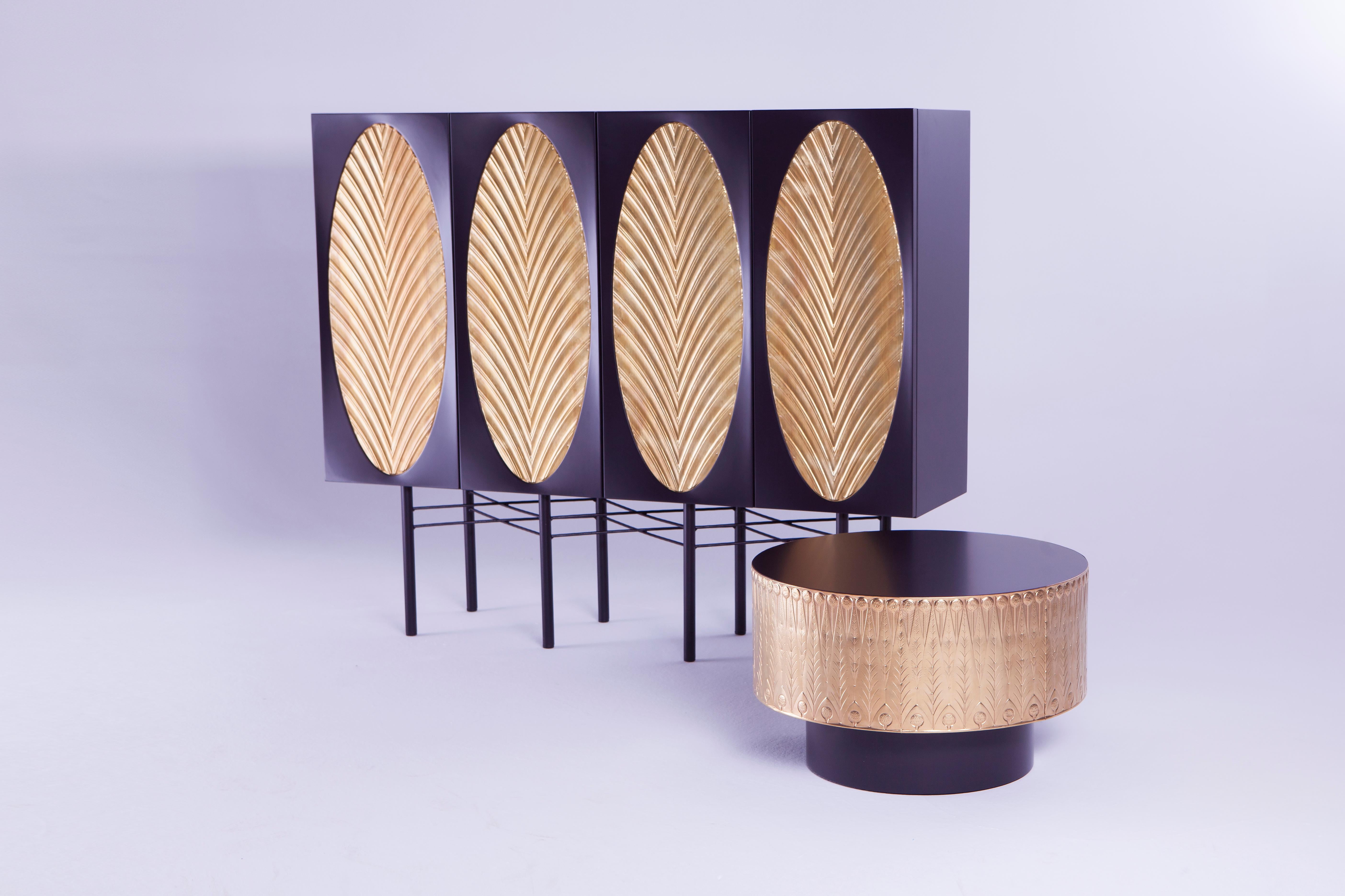 Branches brass cabinet signed by Ivan Basov
Material: Brass
Dimensions: 114 x 136 x 36 cm
Can be made to order in different dimensions

Ivan Basov is one of the leading figure of the contemporary Russian collectible design.
He is a member of