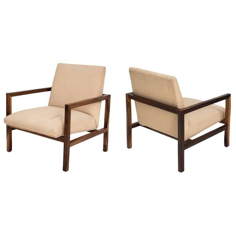 Branco e Preto Pair of  Modern Brazilian Armchairs solid jacaranda wood, fabric In Excellent Condition For Sale In Barcelona, ES