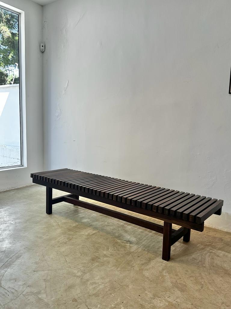 Branco & Preto. Mid-Century Modern Slatted Bench in Imbúia Wood For Sale 2