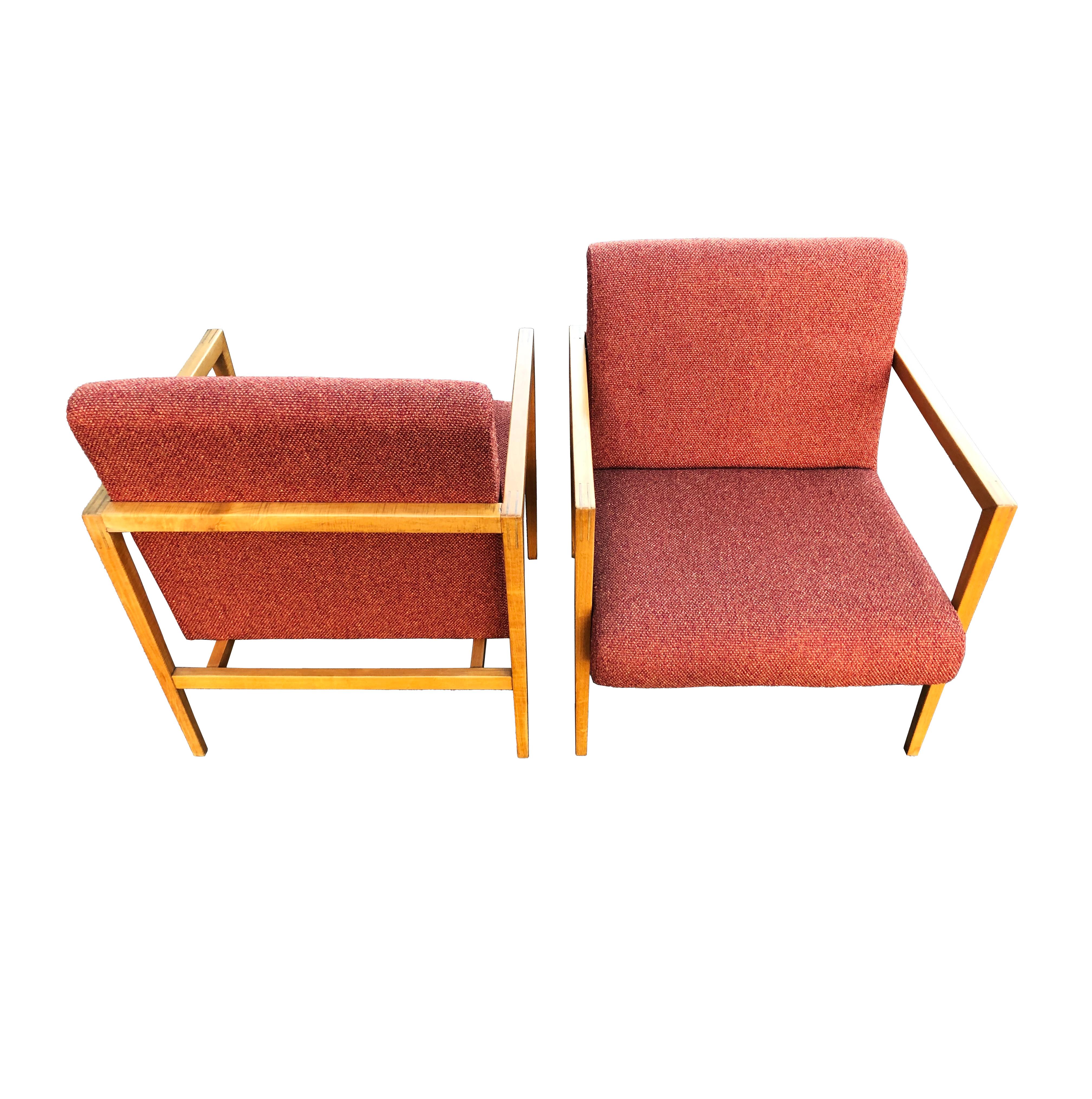 Branco & Preto, Paar moderne brasilianische Sessel, „R3“, Branco  (Handgefertigt) im Angebot