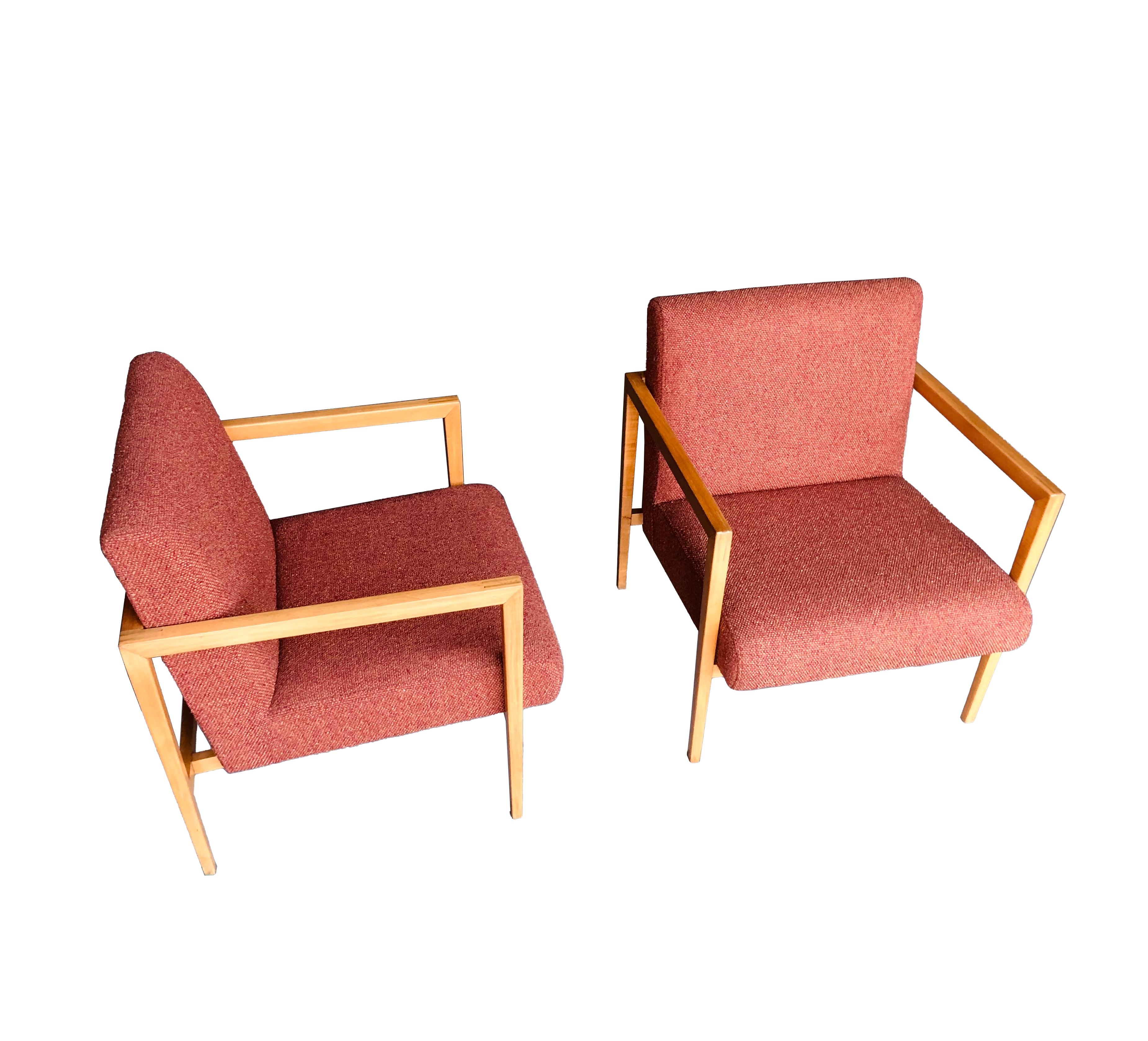 Tissu Paire de fauteuils modernes brésiliens Branco & Preto, « R3 »  en vente