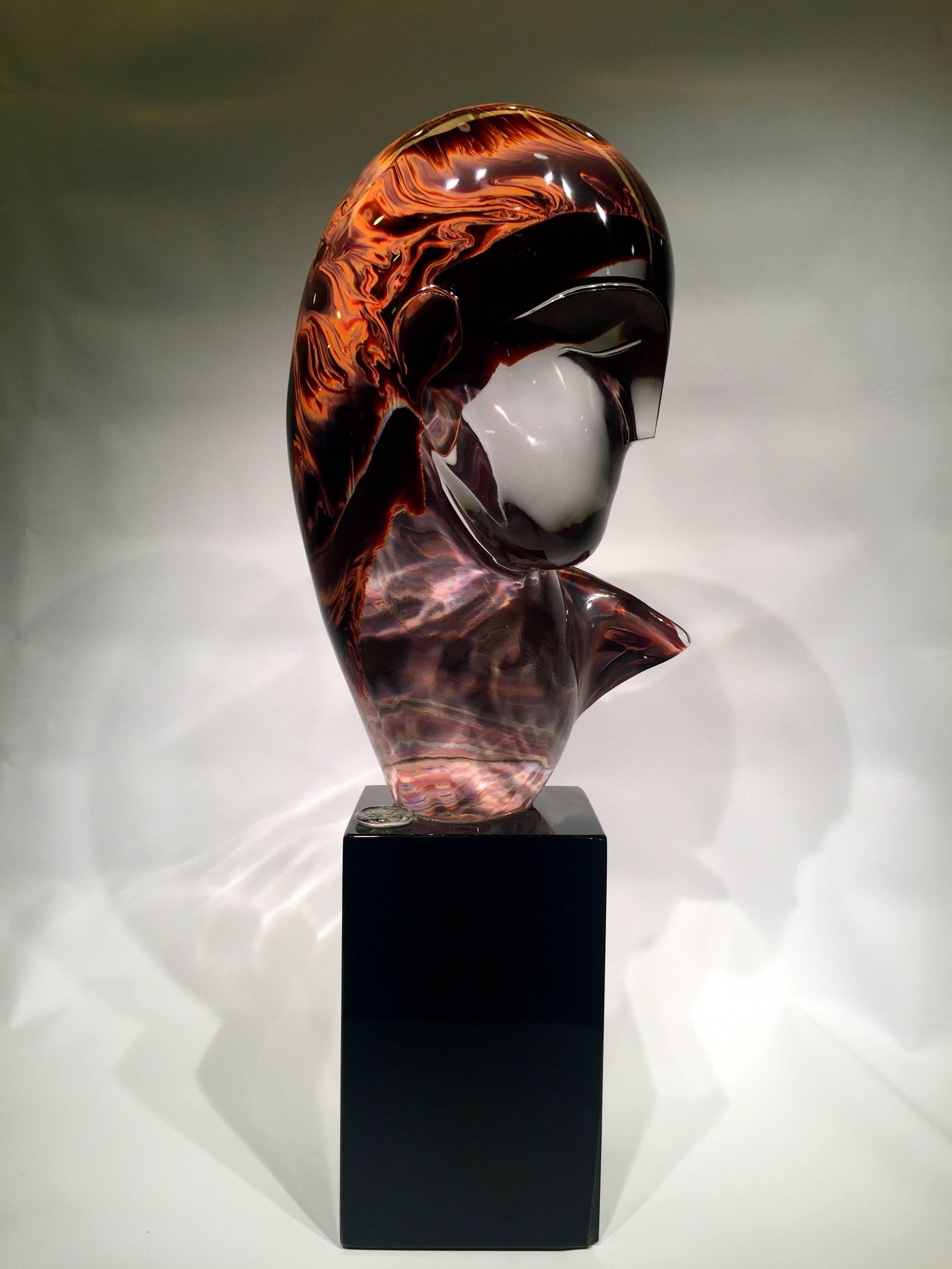 Artistic Murano blown glass bust of a woman, Venice, made by Dino Rosin, circa 1970. Inspired by the famous sculpture by Constantin Brancusi 'Mademoiselle Pogany'.