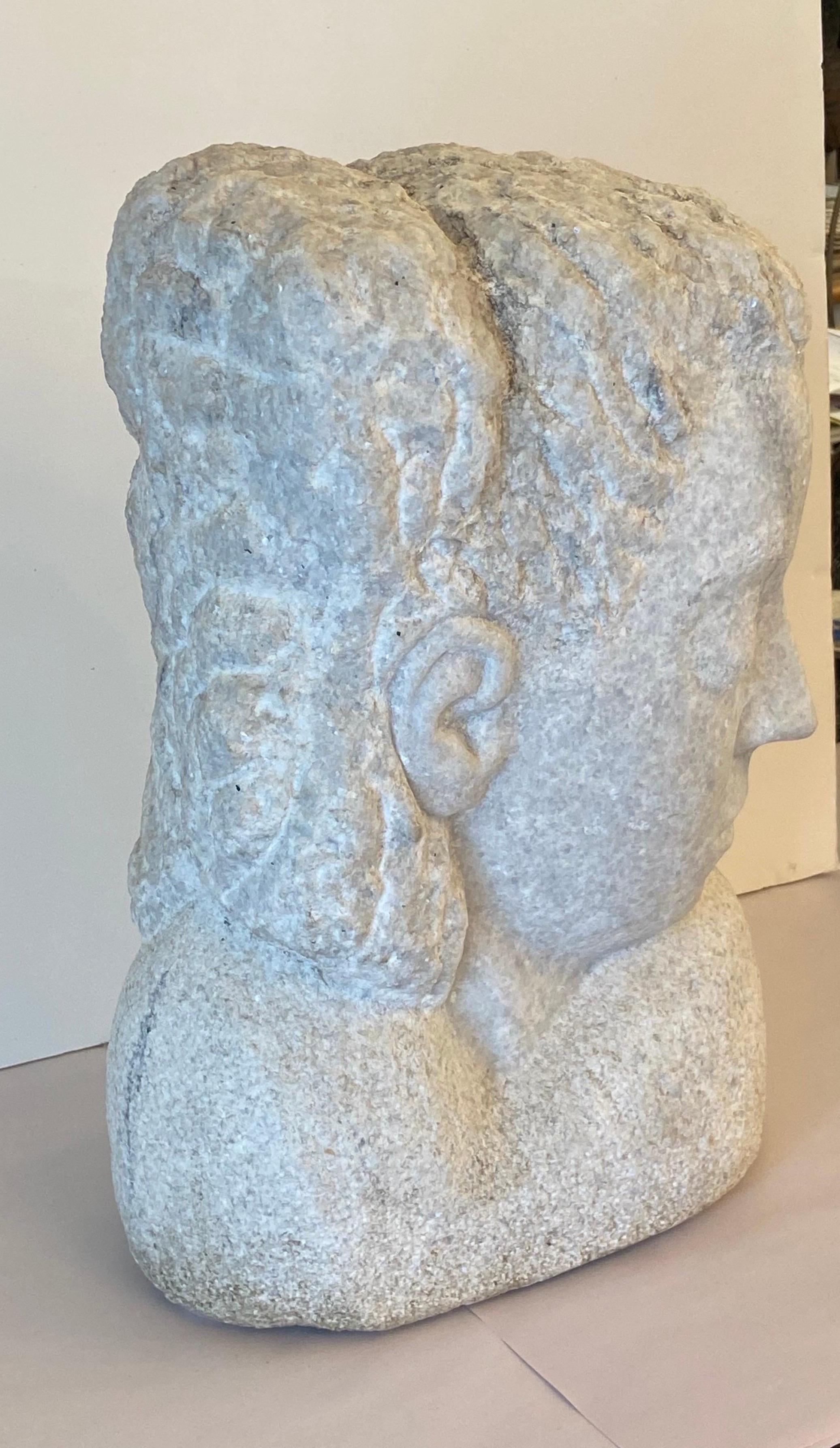 Sculpté Tête de femme en marbre de style Brancusi, signée, début du 20e siècle en vente
