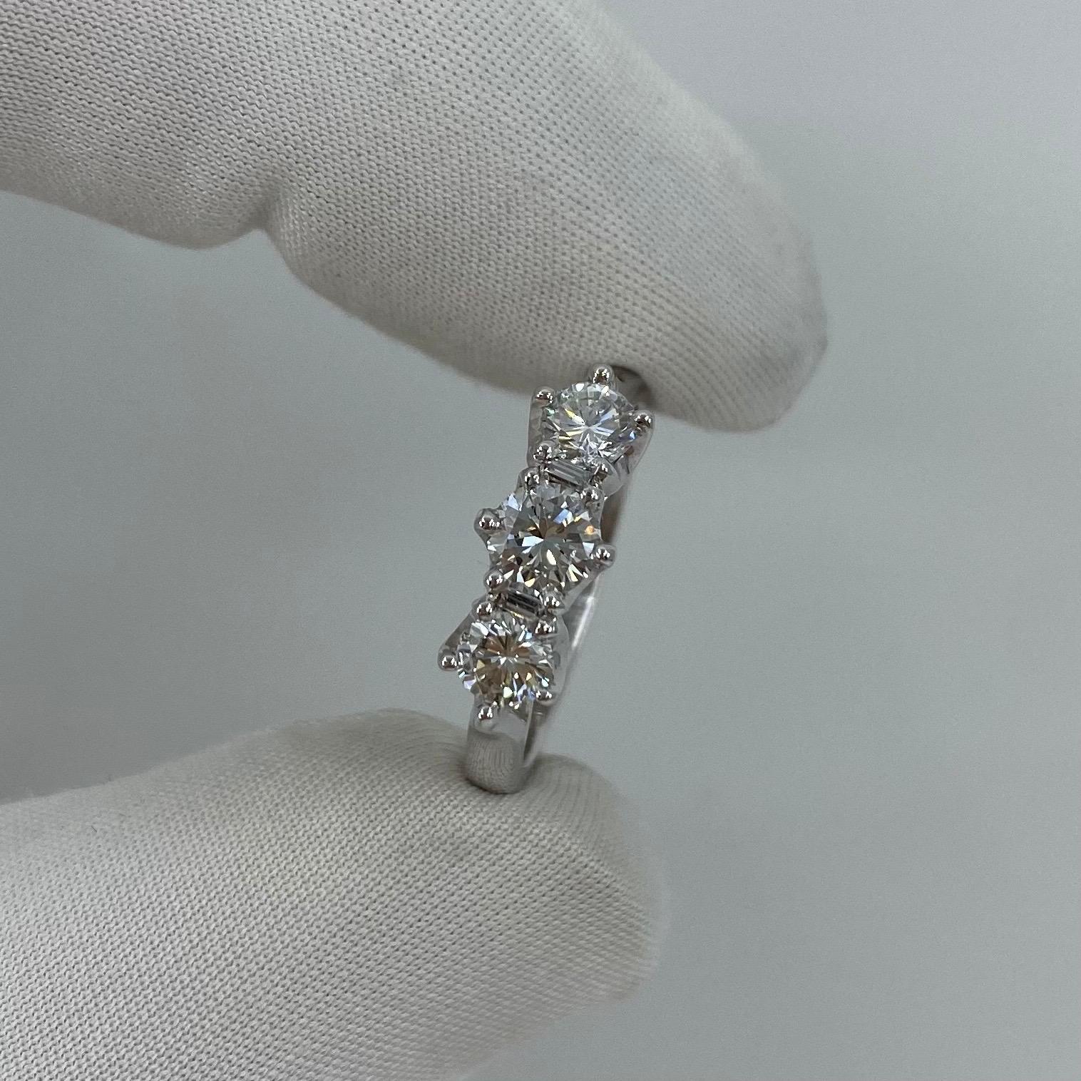 Brand New 0.90 Carat Diamond VS G/H Trilogy Three-Stone Ring 18 Karat White Gold In New Condition In Birmingham, GB