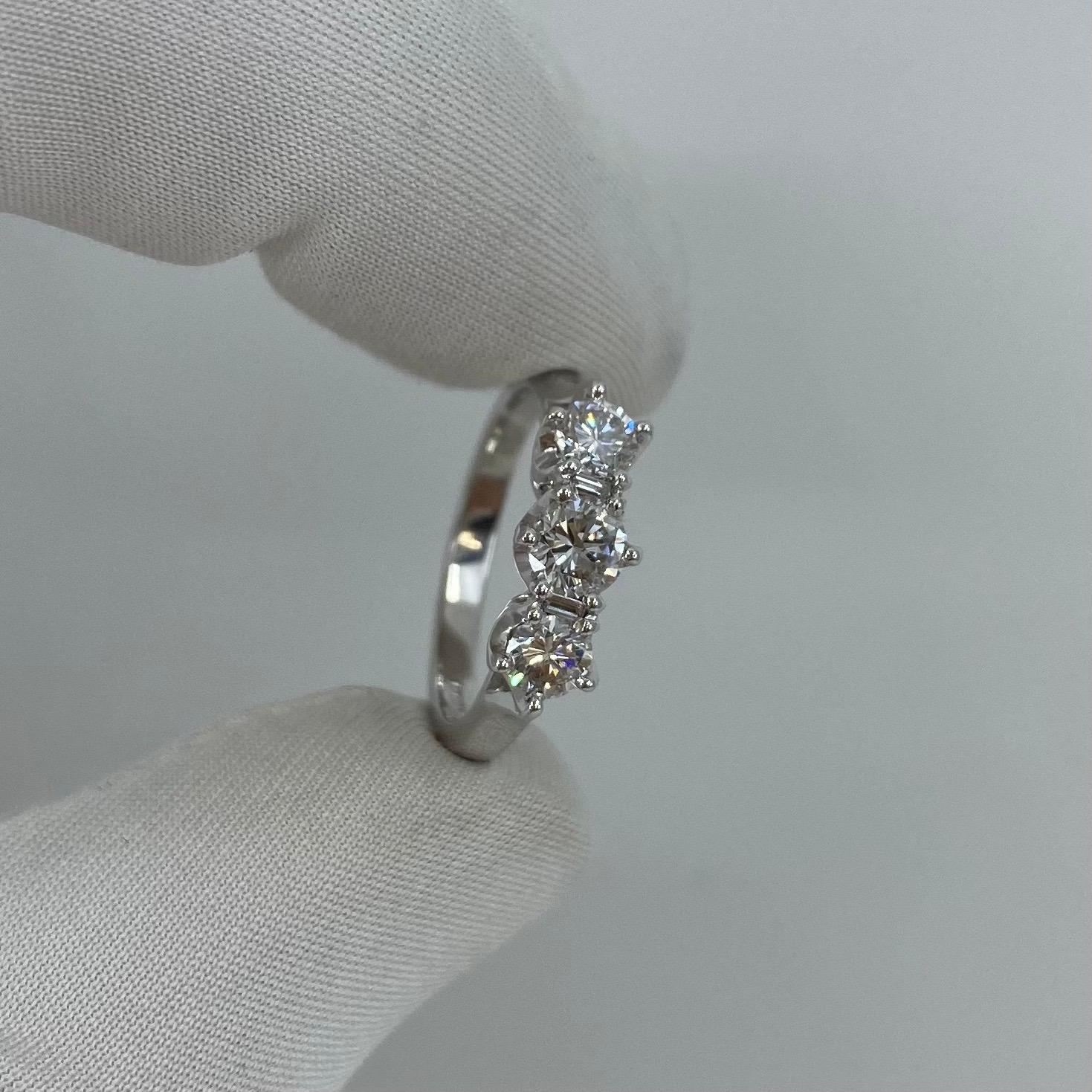 Women's or Men's Brand New 0.90 Carat Diamond VS G/H Trilogy Three-Stone Ring 18 Karat White Gold