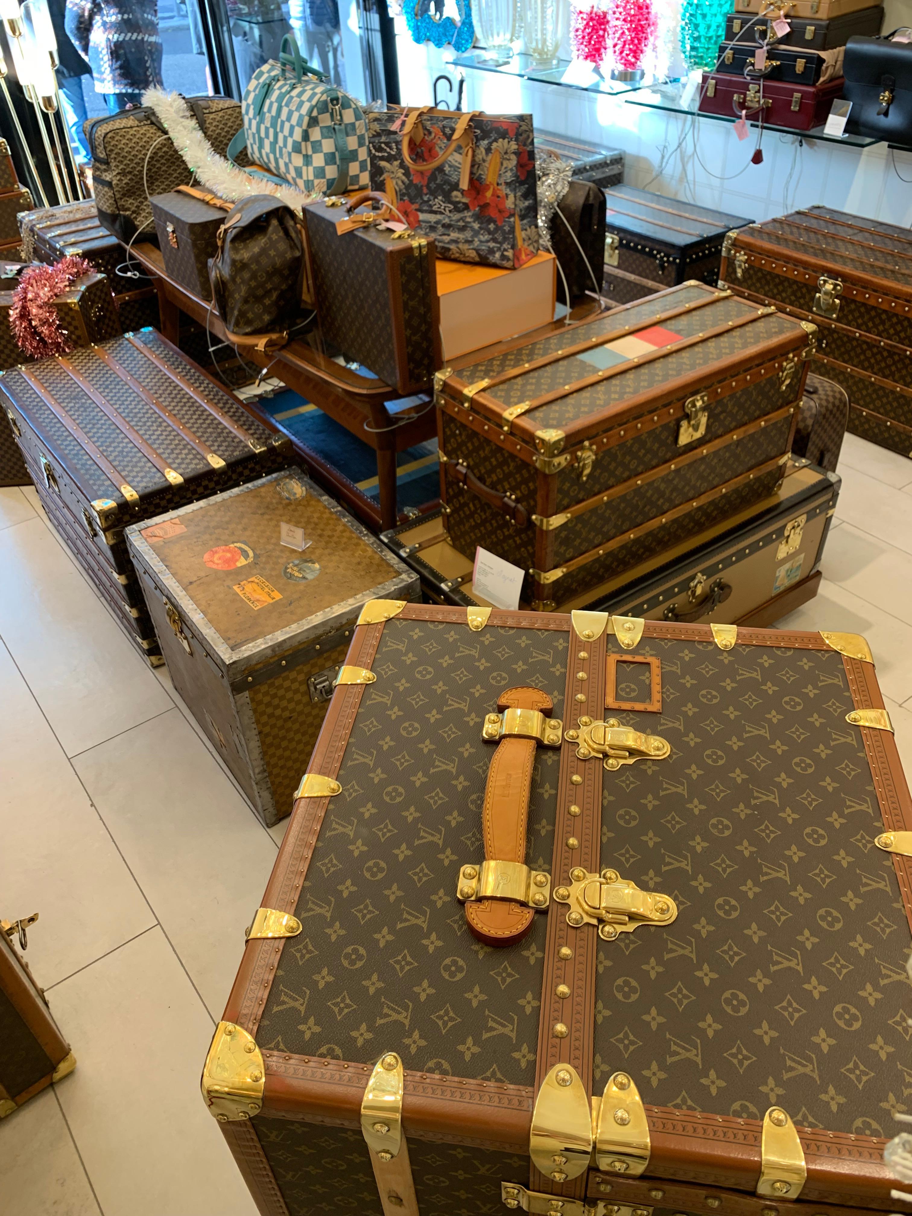 Brand New 2024 Limited Edition Louis Vuitton Sac Plat With MonogramSurfin Canvas For Sale 14