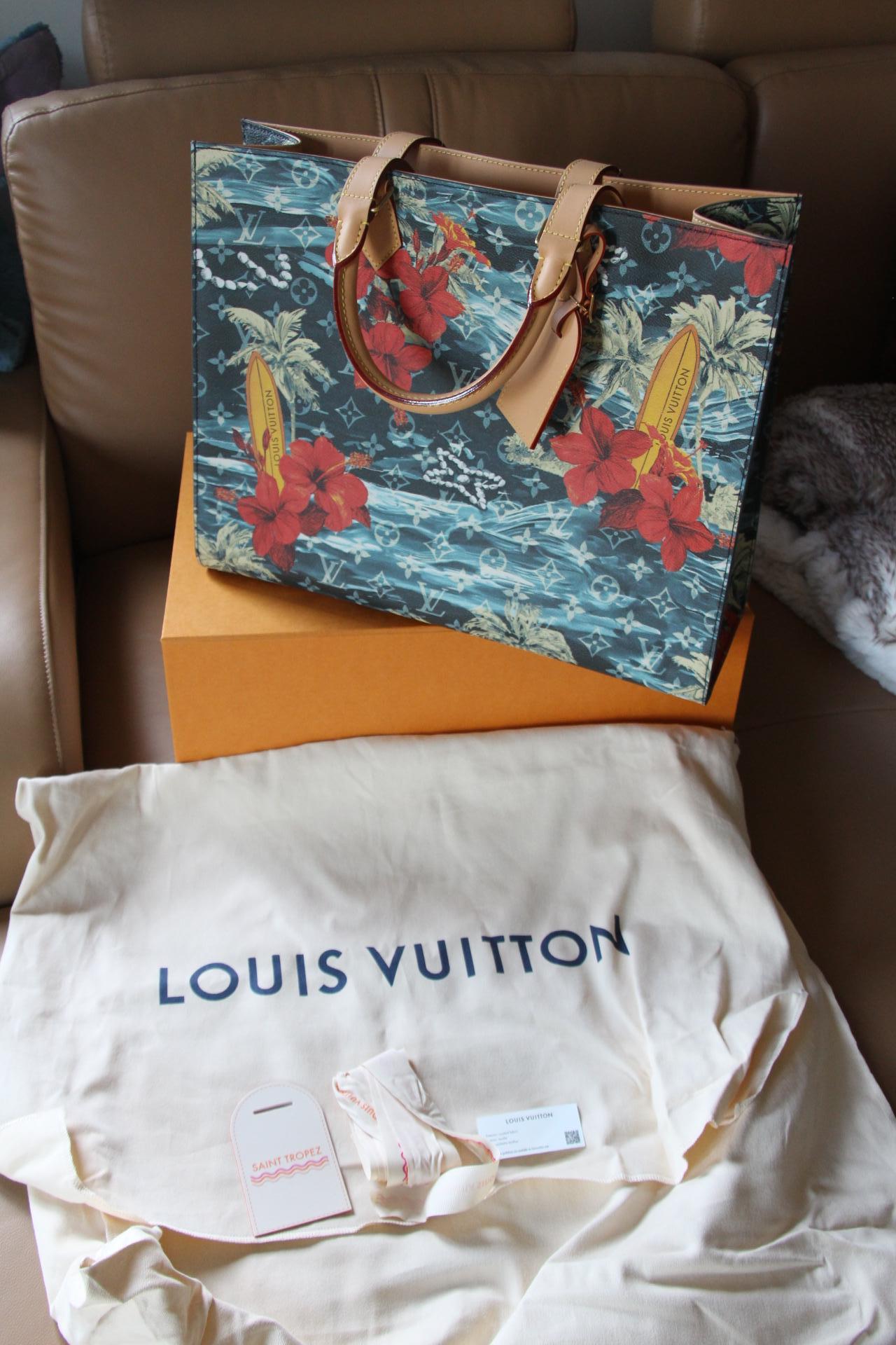 Gray Brand New 2024 Limited Edition Louis Vuitton Sac Plat With MonogramSurfin Canvas For Sale