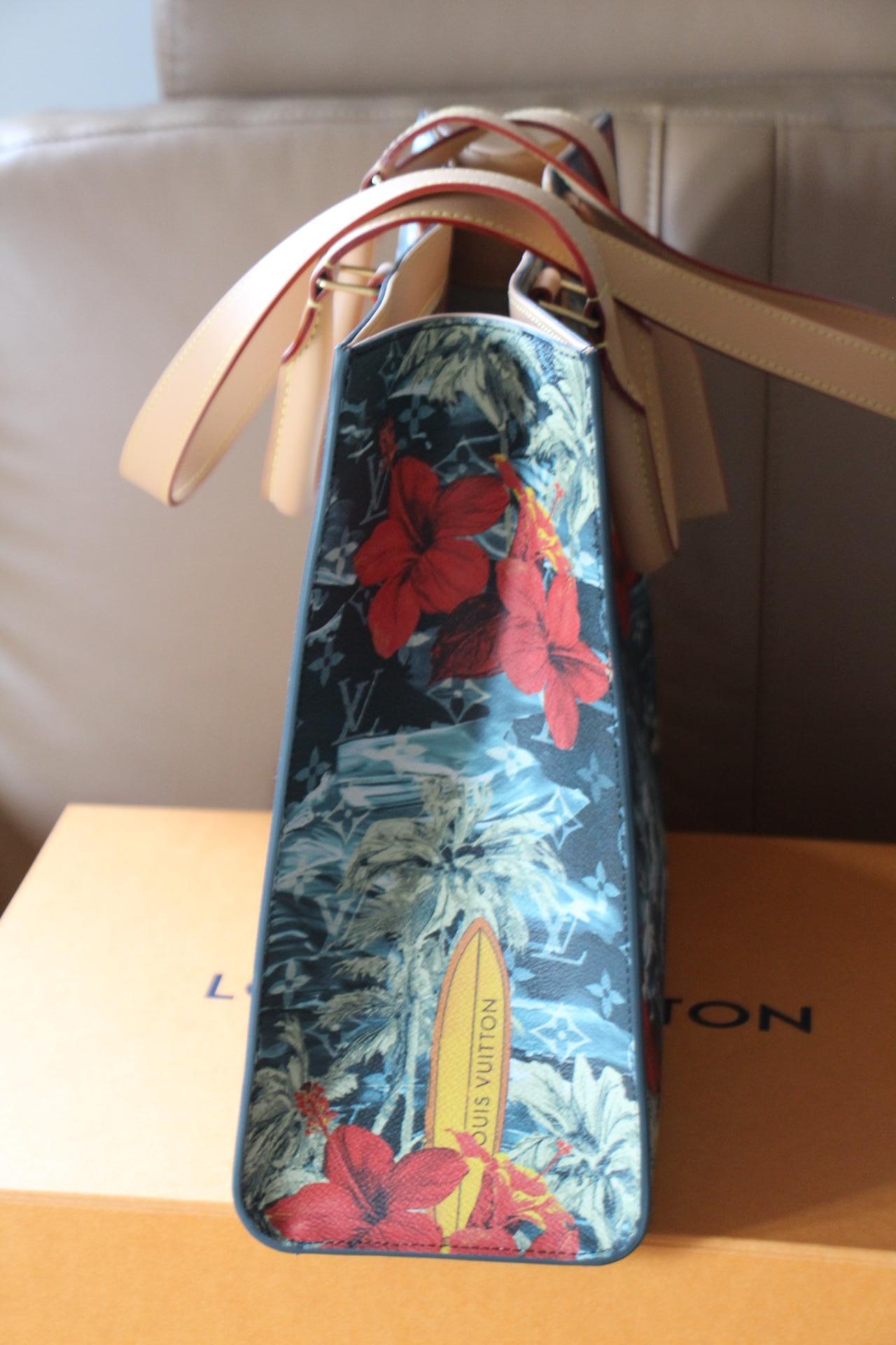 Brand New 2024 Limited Edition Louis Vuitton Sac Plat With MonogramSurfin Canvas For Sale 4