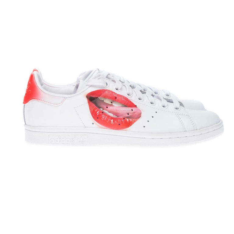 Brand New Adidas Stan Smith All White sneakers customized "Kiss" by Patbo  For Sale at 1stDibs