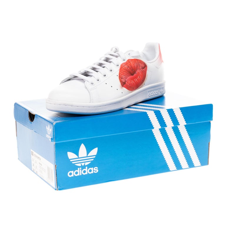 Brand New Adidas Stan Smith All White sneakers customized "Kiss" by Patbo  For Sale at 1stDibs