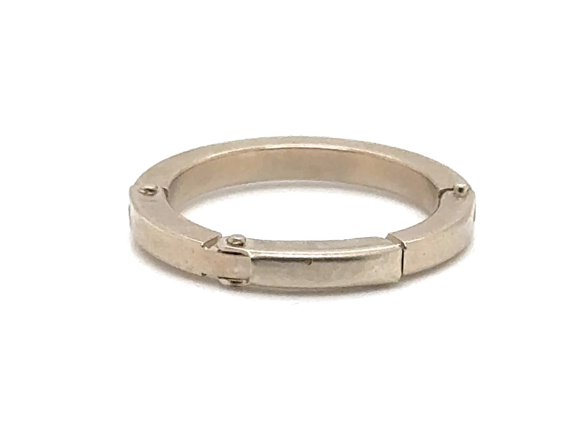Arthritic Shank Wedding Band Anniversary Ring 14K White Gold 


Brand New Arthritic Shank Ring

Currently Just 14K Gold But We Can Mount Diamonds

About $150 in Gold Value Alone

Has a Hinge to Open and Close Around Arthritic Fingers

14K White