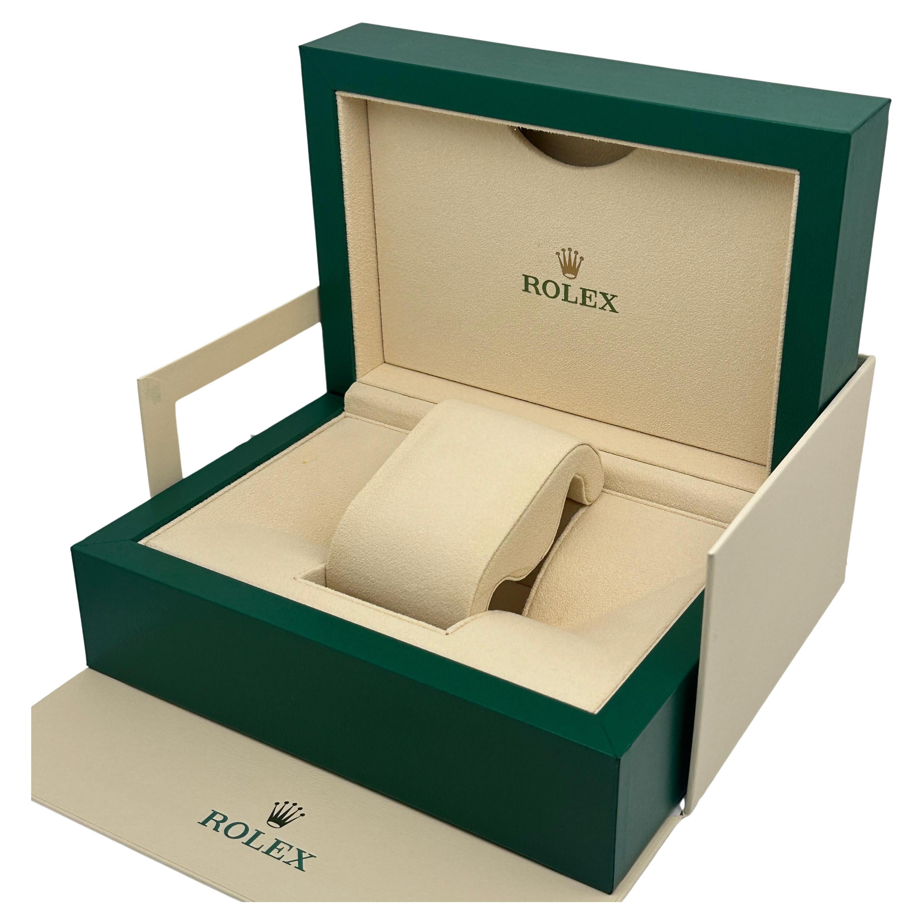 Women's or Men's Brand New Authentic Rolex New Style Green Cream Box Only For Sale