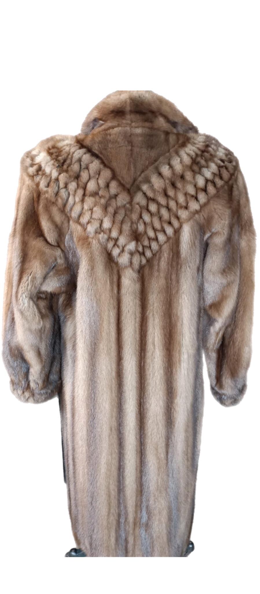 Brand new Balenciaga Demi Buff Mink Fur Coat (12-M) For Sale 3