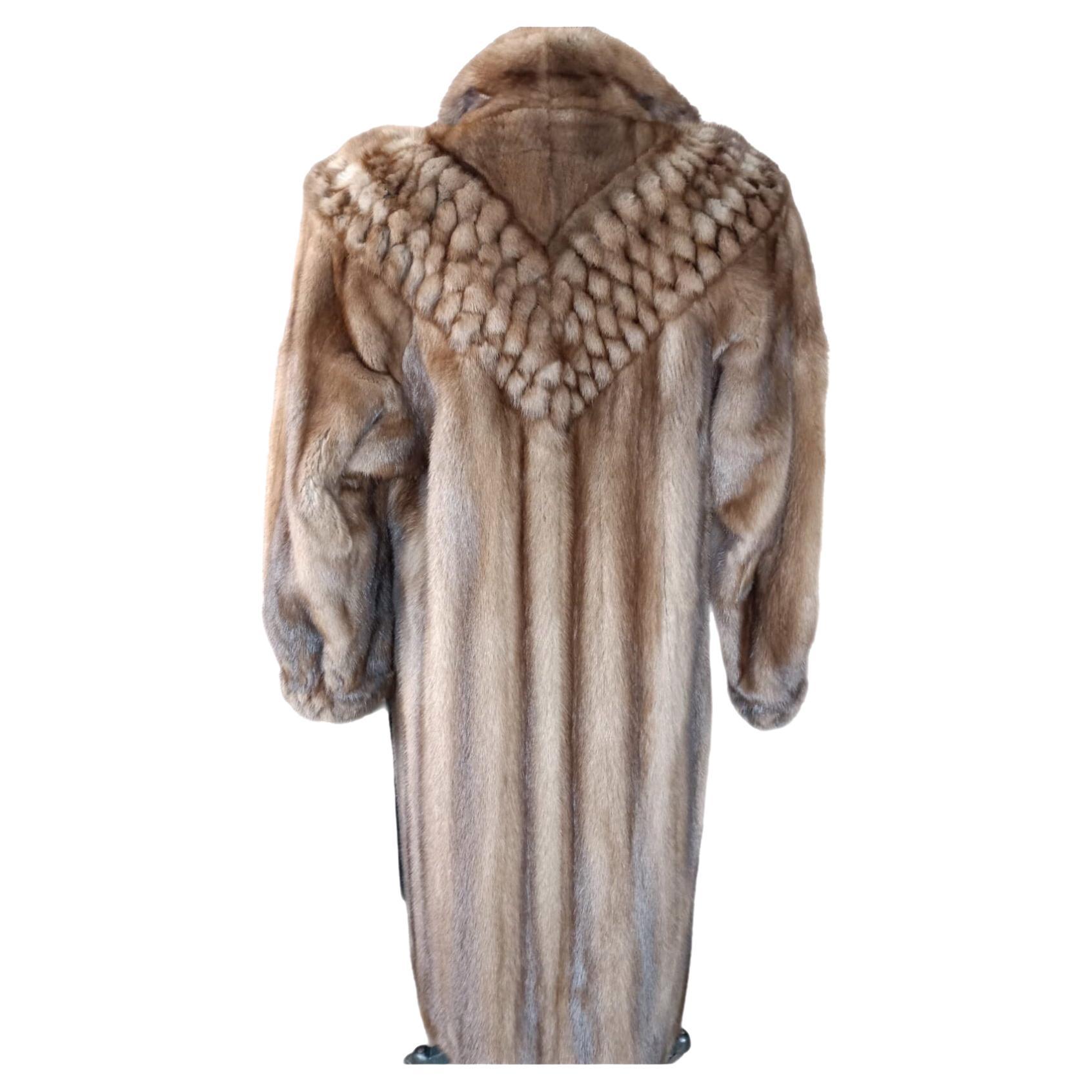 PRODUCT DESCRIPTION:

Brand new Balenciaga Demi Buff Mink Fur Coat (12-M)

Renowned Balenciaga  label, very wide sweep skirt, impeccable supple fur, vibrant Colors, 100% silk lining.

Condition: unused

Closure: Hooks & Eyes

Colour: Demi