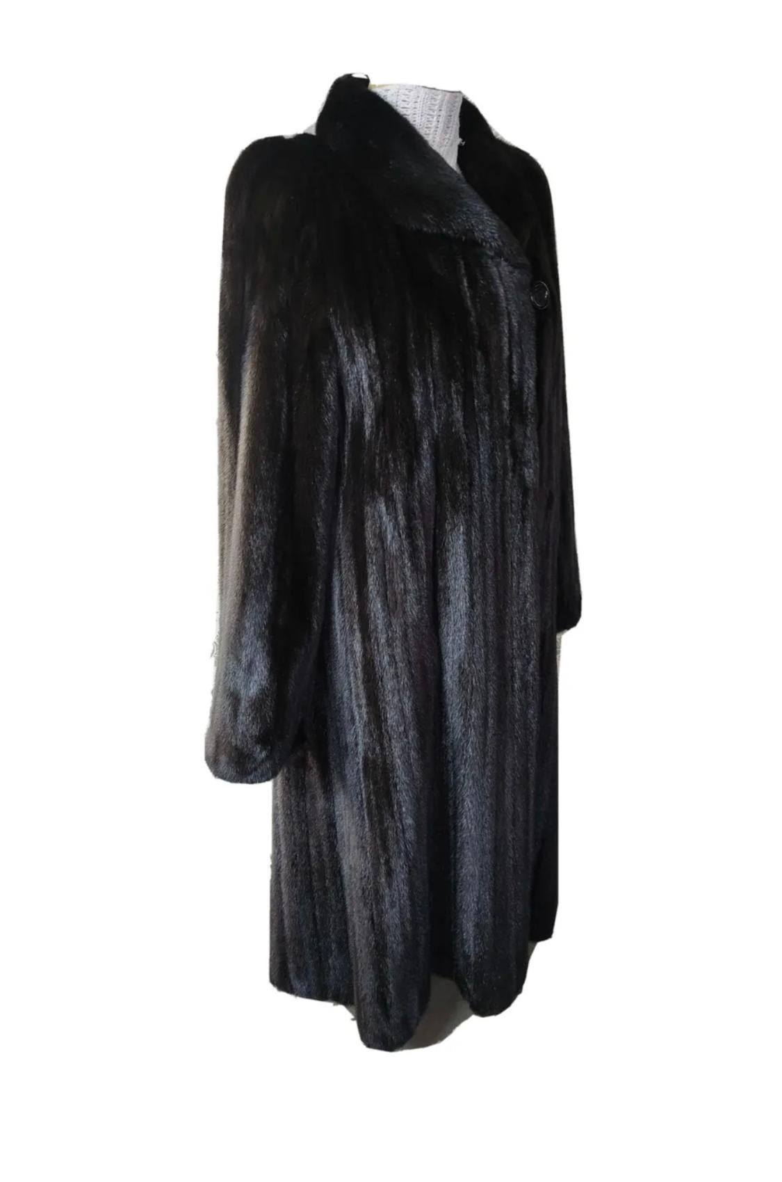 Birger Christensen Ranch Female Mink Fur Trench Coat (Size 14-16 M/L) In New Condition For Sale In Montreal, Quebec