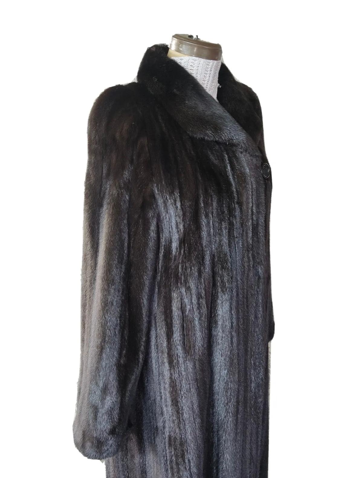 Women's Birger Christensen Ranch Female Mink Fur Trench Coat (Size 14-16 M/L) For Sale