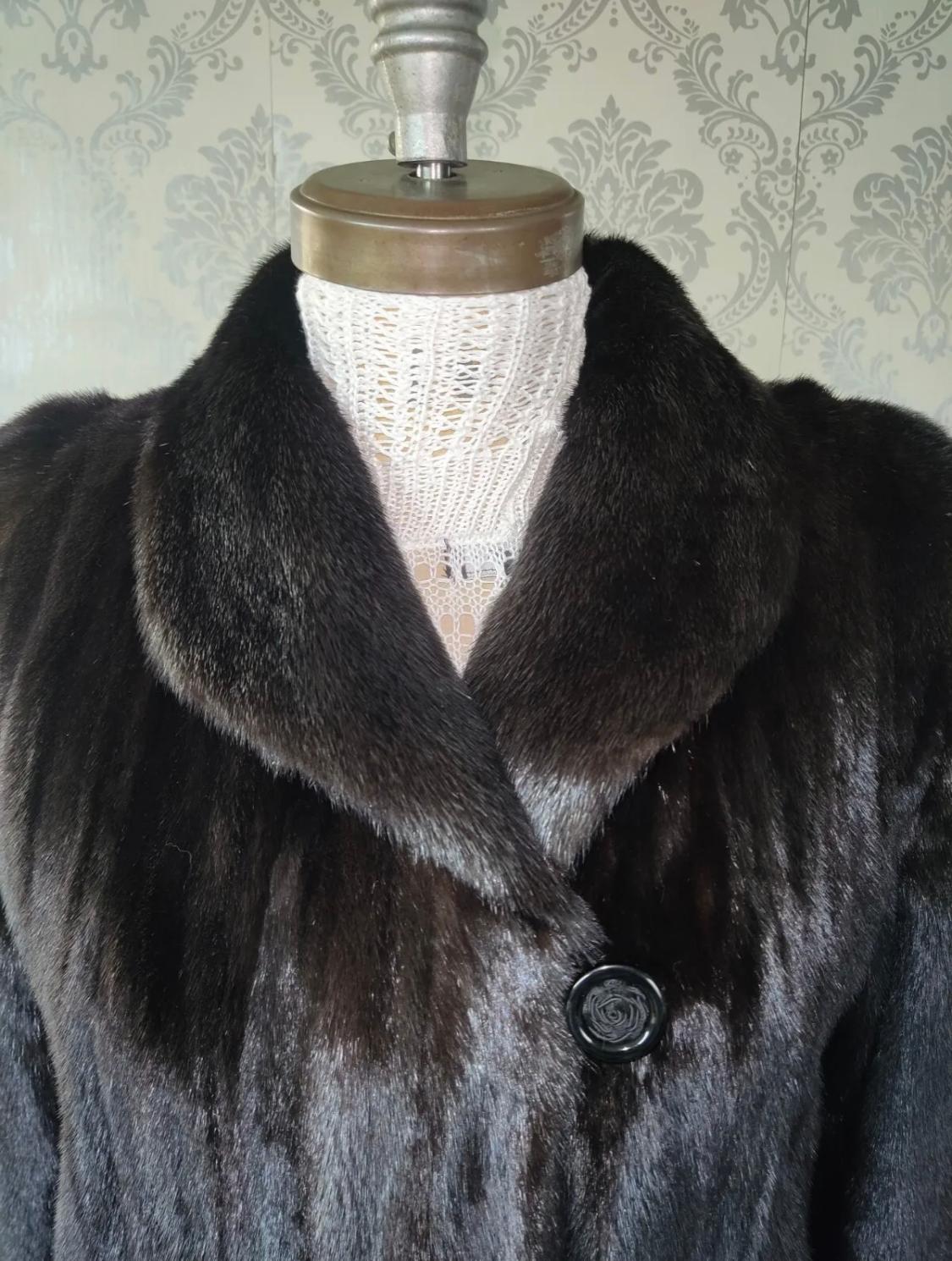 Birger Christensen Ranch Manteau imperméable en fourrure de vison pour femme (taille 14-16 M/L) en vente 1