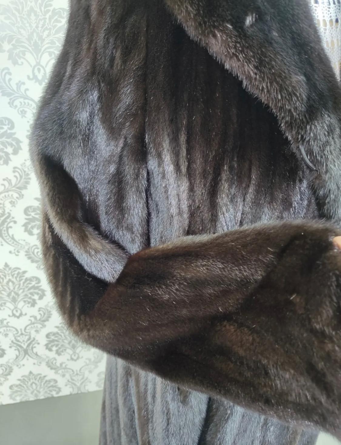Birger Christensen Ranch Manteau imperméable en fourrure de vison pour femme (taille 14-16 M/L) en vente 4