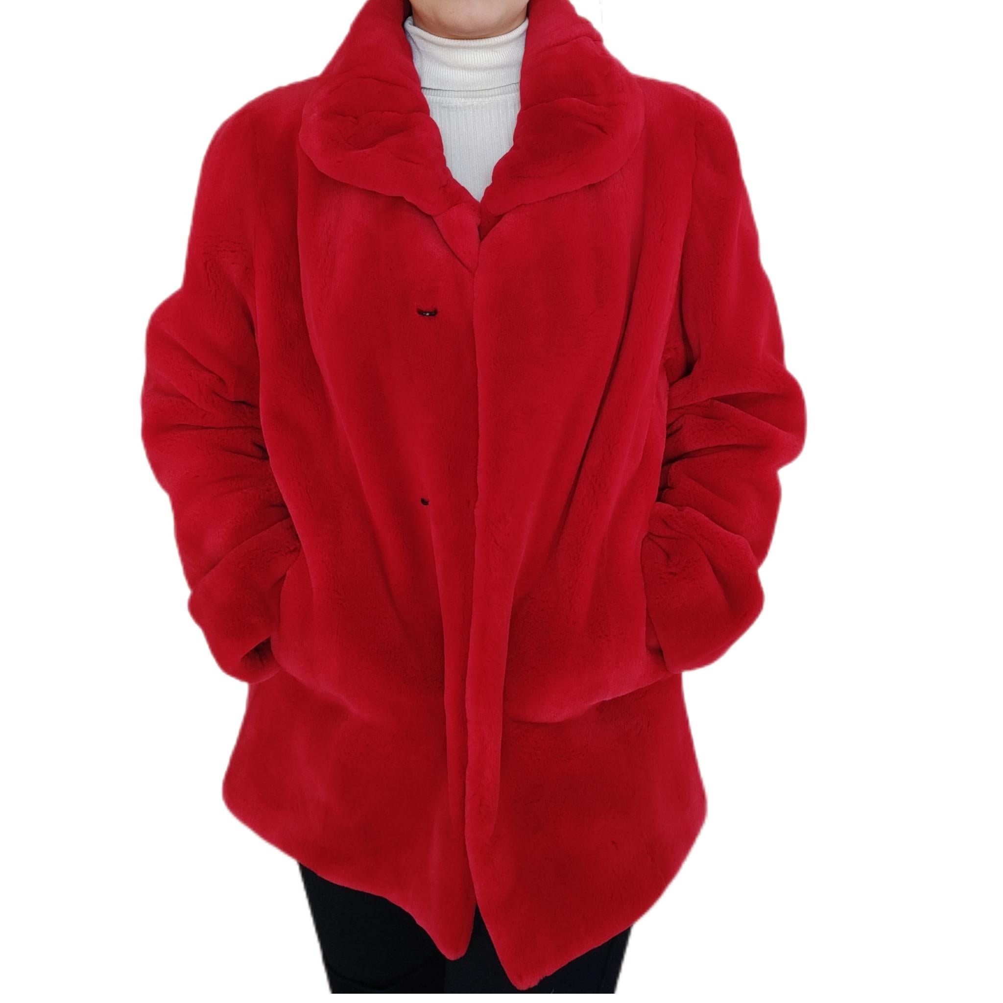PRODUCT DESCRIPTION:

Brand New Birger Christensen Sheared Mink Fur Coat (Size-12/M)

Condition: New

Closure: Hooks & Eyes

Colour: Red

Material: Female Sheared Mink

Garment type: Car Coat

Sleeves: Slight Straight

Pockets: Two side