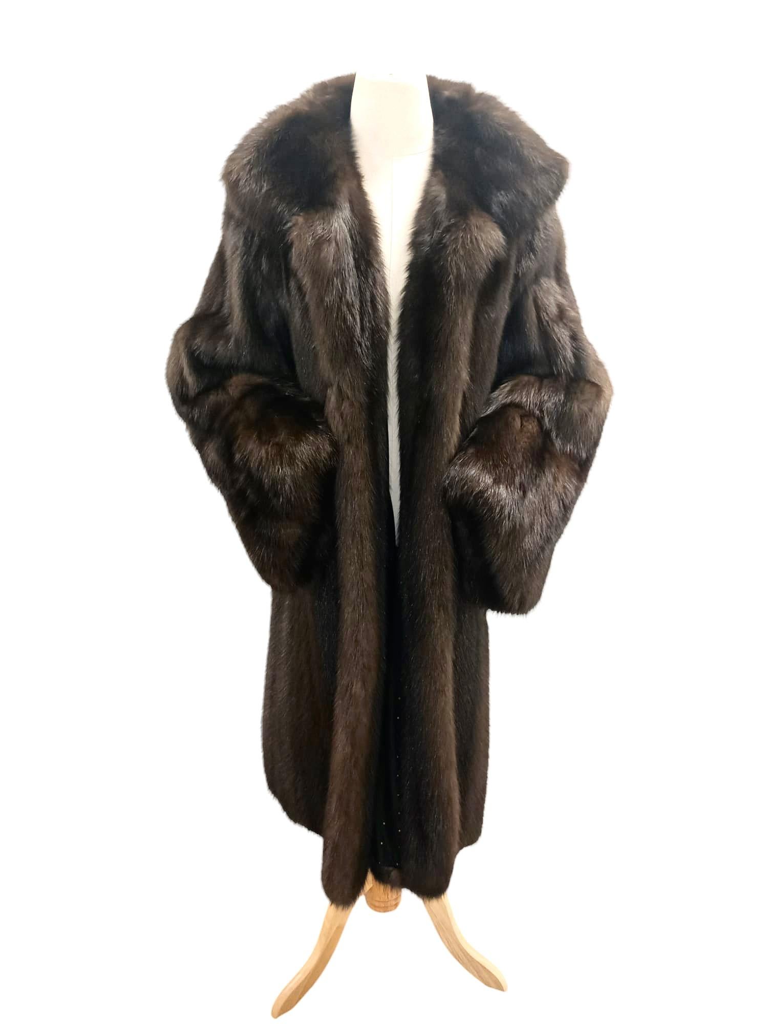 Abrigo de piel de marta rusa bisang Barguzin nuevo a estrenar (talla 14-M) 85000$ etiqueta en Nuevo estado para la venta en Montreal, Quebec