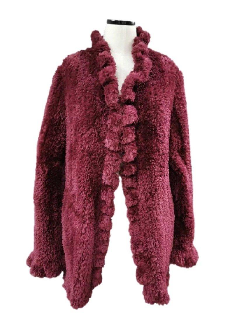 Bisang Couture knitted sheared beaver fur open cardigan (Size 14 - Large) in bright magenta color
This cardigan has a ruffle collar and sleeves with fluffy light warm feel. It has two side slit pockets. No lining or closures

Made in