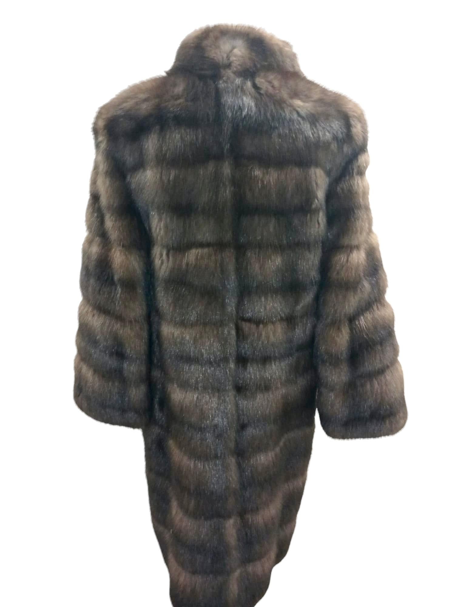DESCRIPTION DU PRODUIT :

Brand New Bisang Russian sable Fur Coat size 14

Condit : Brand New

Fermeture : boutons

Couleur : demi-buffle

MATERIAL : Zibeline russe 

Type de vêtement : Coates

Manches : Foldes pliés en cloche, doubles poignets en