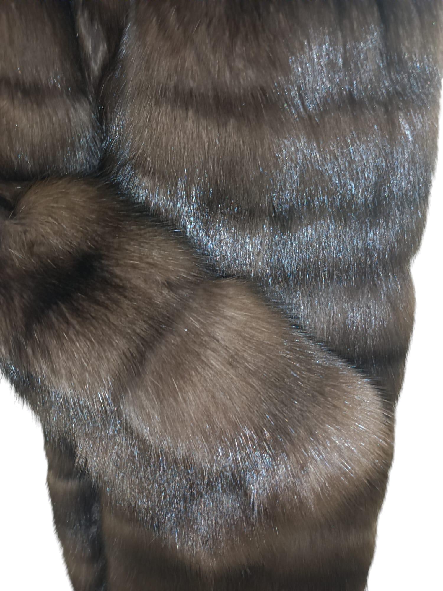 Manteau Bisang russe en fourrure de sable neuf, taille 85000$, étiquette en vente 3