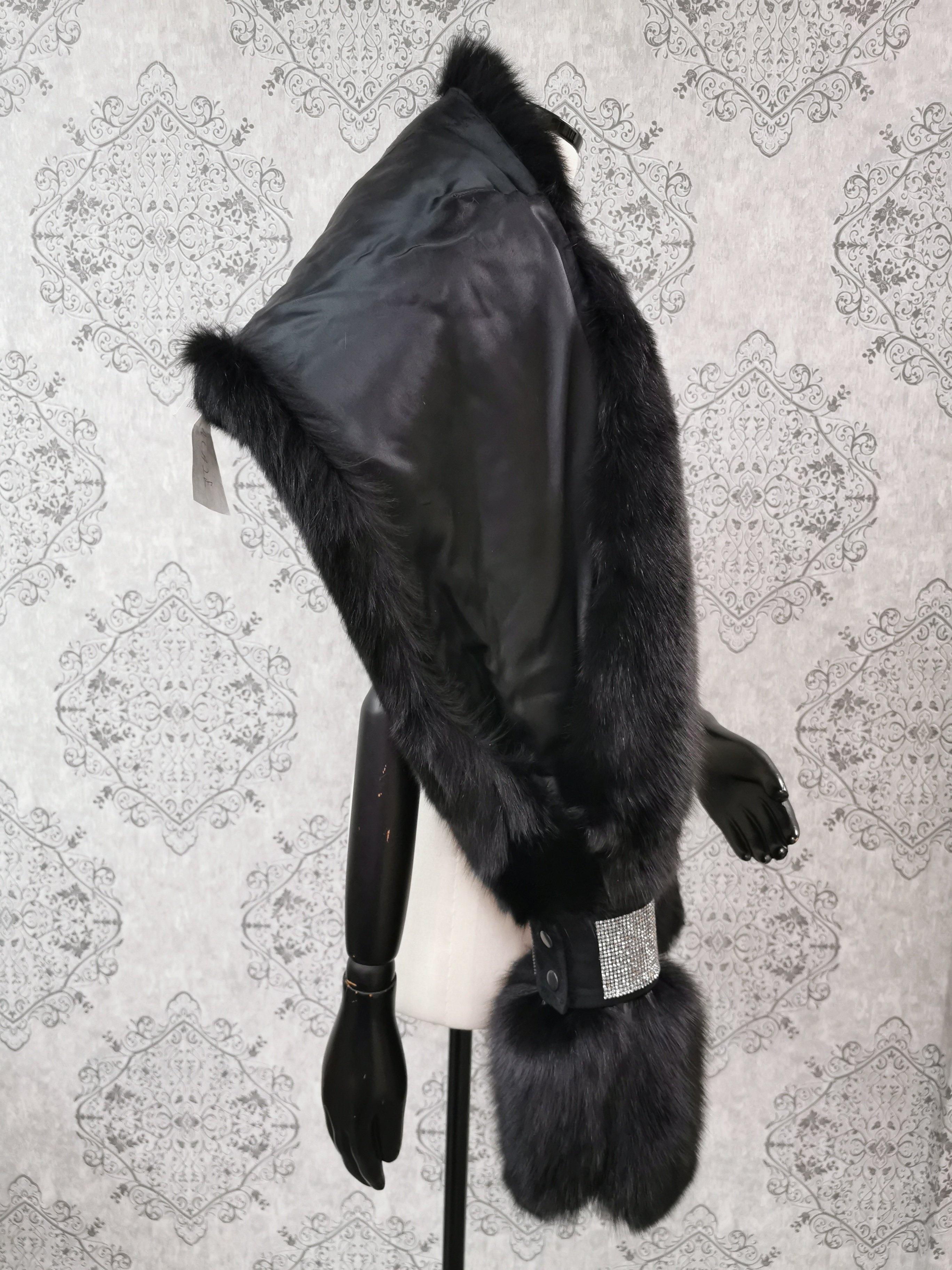 Brand New Holt Renfrew Fox Fur Cape Shrug Stole  For Sale 2