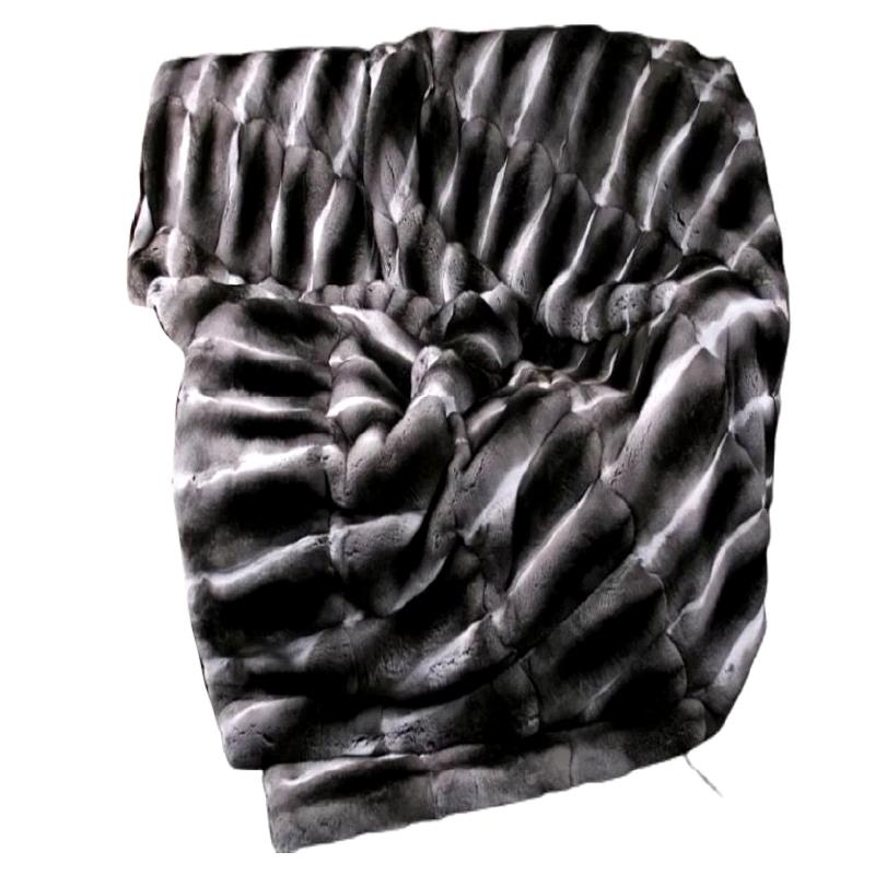 Brandneue Chinchilla-Pelzdecke aus schwarzem Samt (Queen-Größe 90"x100")  im Angebot